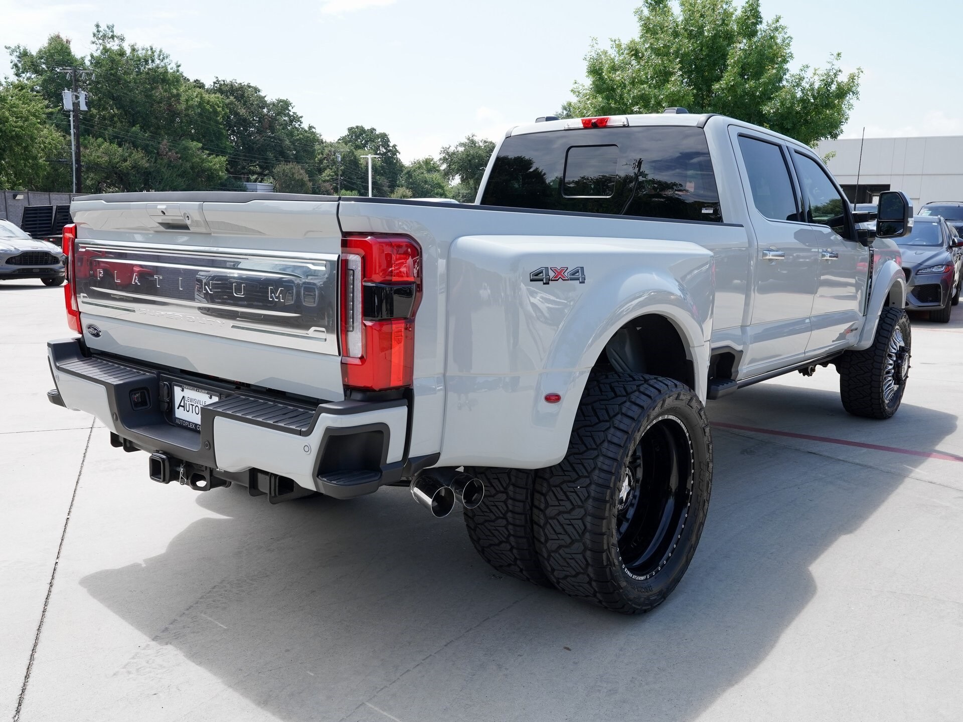 2025 Ford F-450 Platinum photo 3