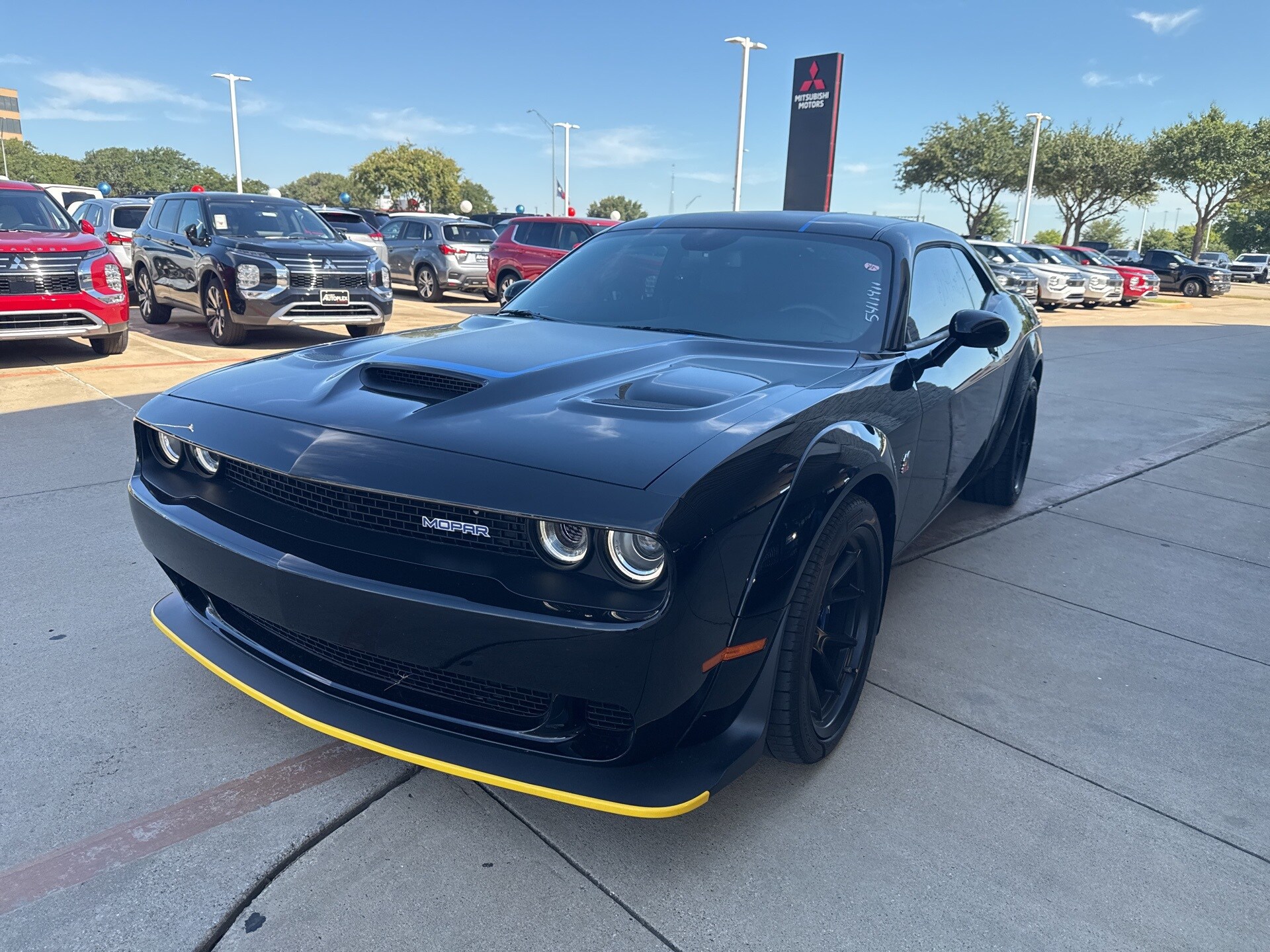 2023 Dodge Challenger R/T Scat Pack Widebody photo 2