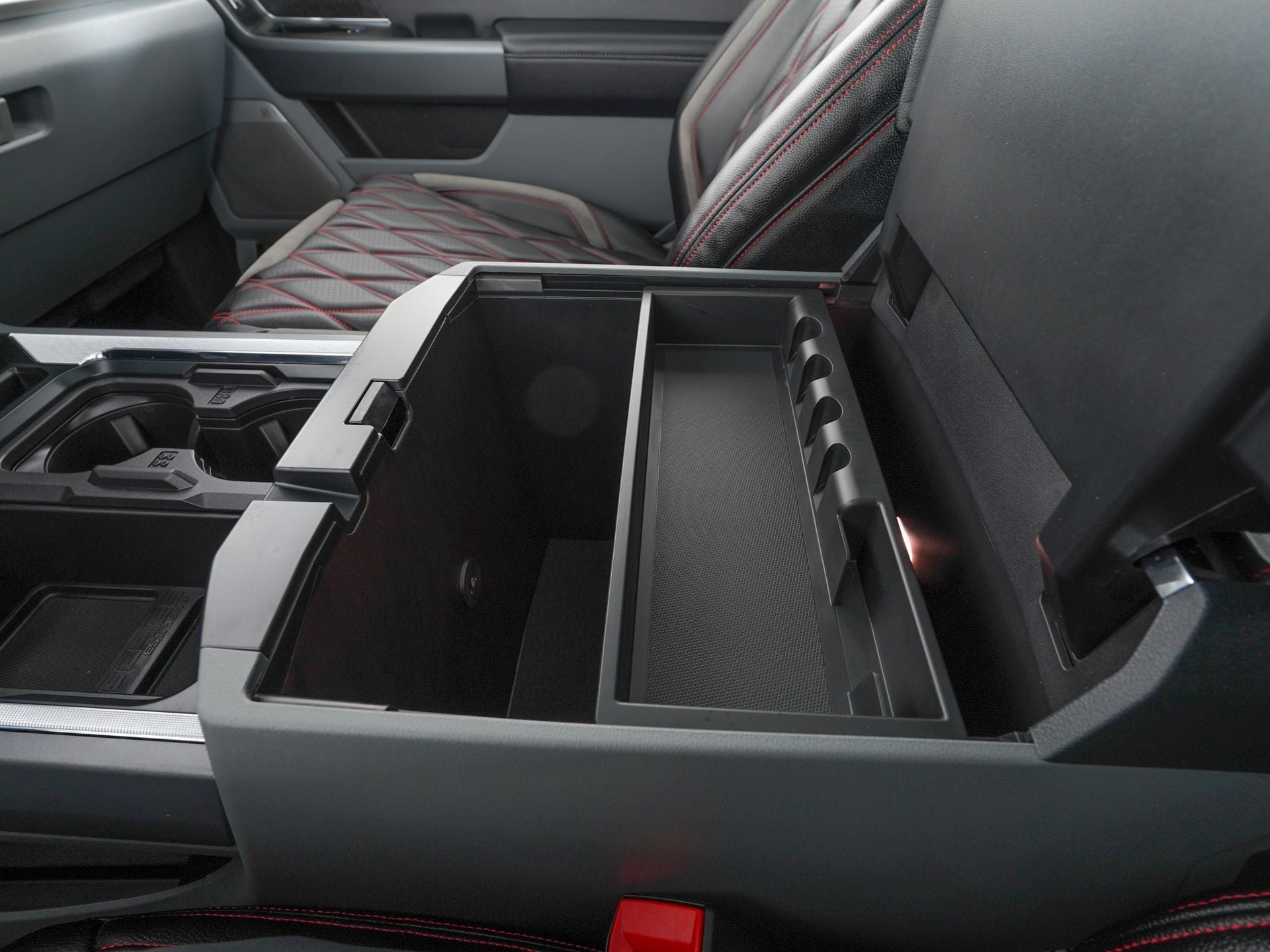 2025 Ford F-250 Super Duty XLT - Photo 30