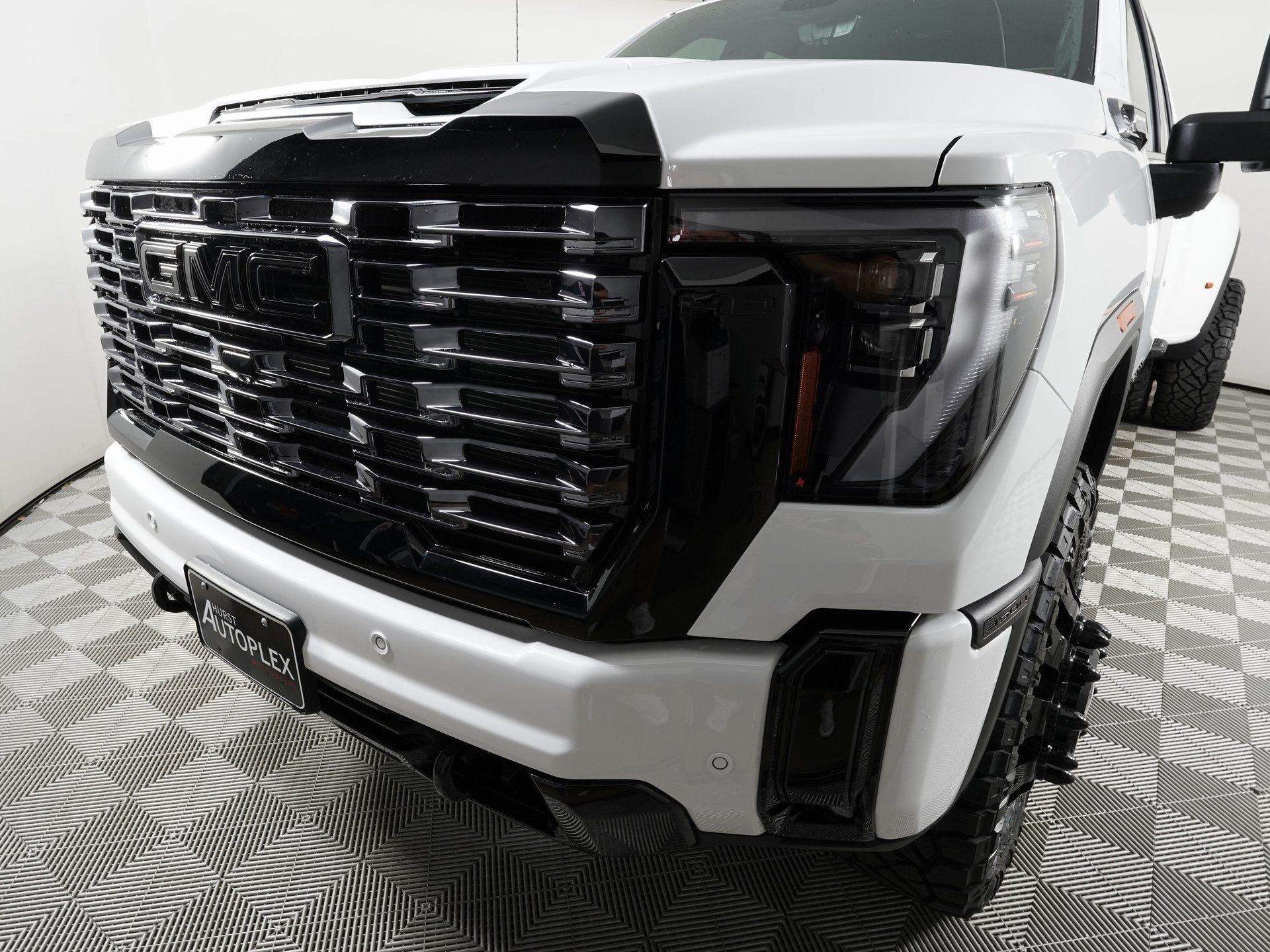 2025 GMC Sierra 3500HD Denali Ultimate - Photo 32