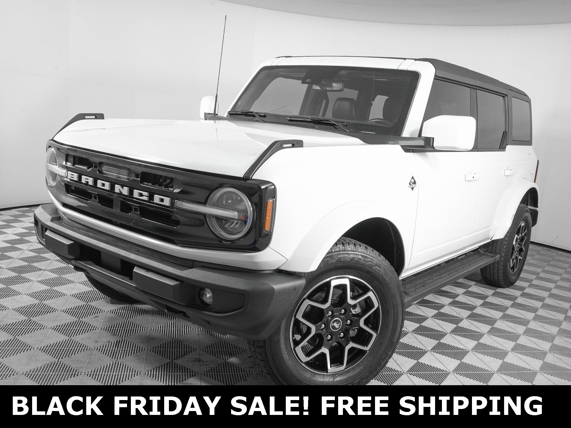 2024 Ford Bronco 4-Door Outer Banks's photo
