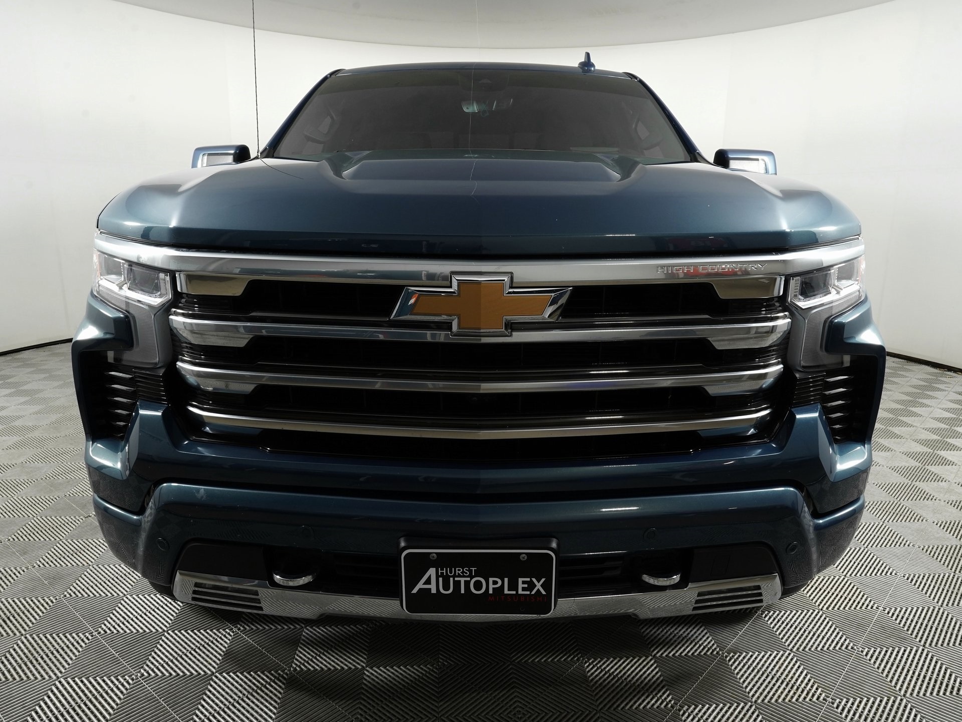 Used 2024 Chevrolet Silverado 1500 High Country with VIN 1GCUDJED2RZ136520 for sale in Hurst, TX
