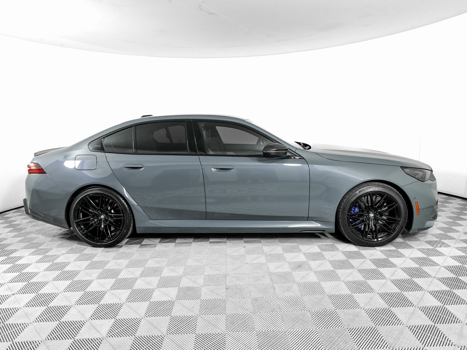 2025 Bmw M5 5 photo 4