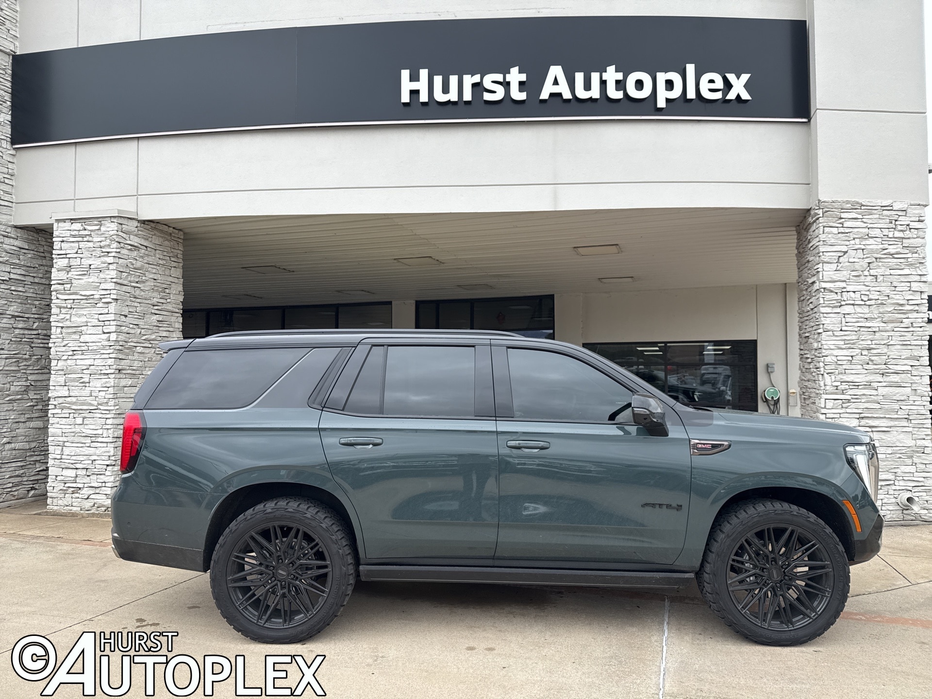 2025 GMC Yukon AT4 Ultimate's photo