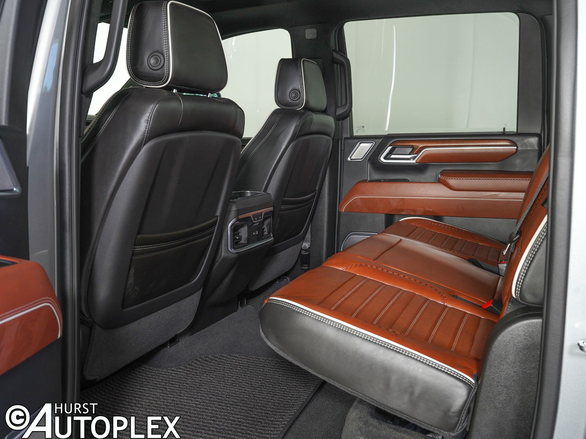 2026 GMC Sierra 3500HD Denali Ultimate - Photo 13