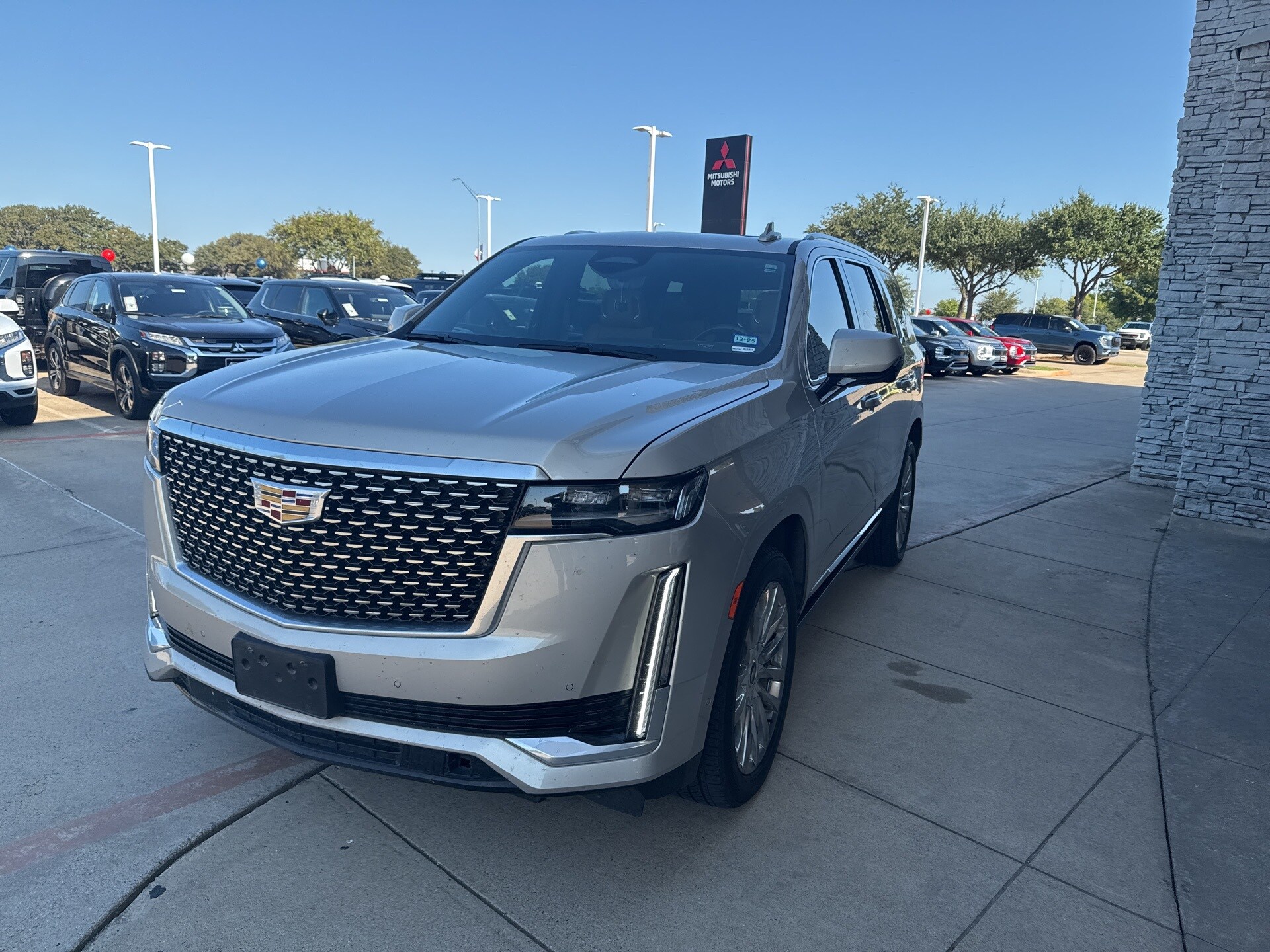 2021 Cadillac Escalade Premium Luxury photo 2