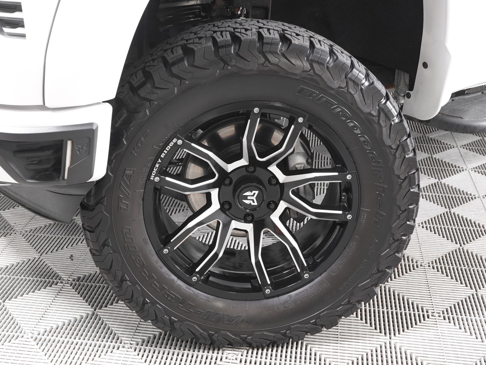 2023 Chevrolet Silverado 1500 RST - Photo 32