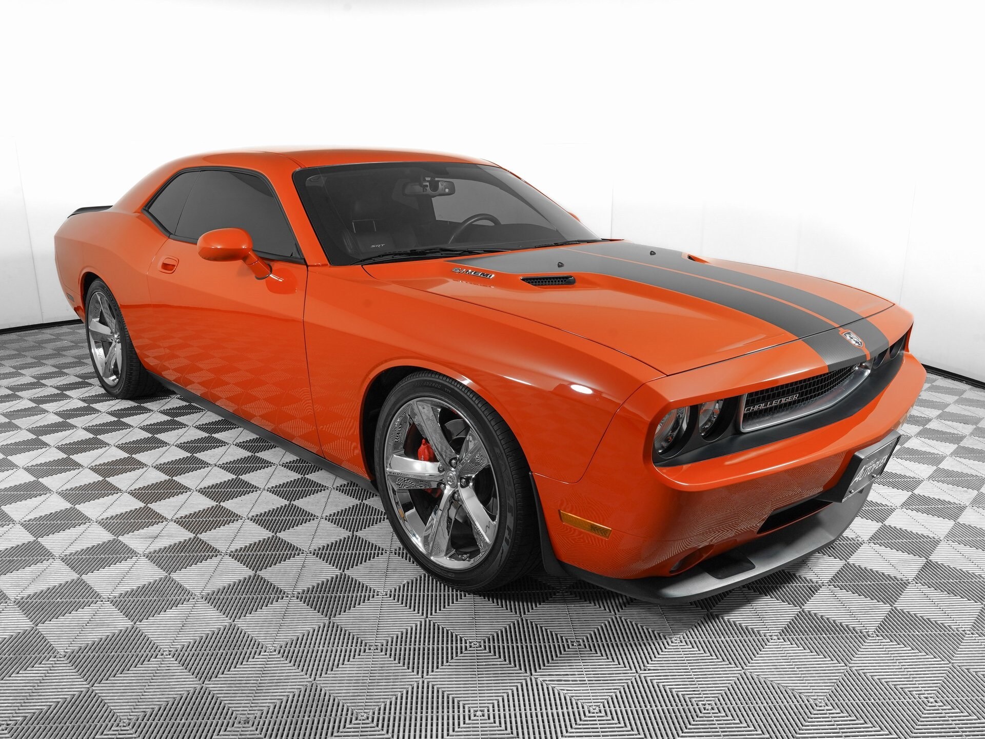 2008 Dodge Challenger SRT8 photo 3