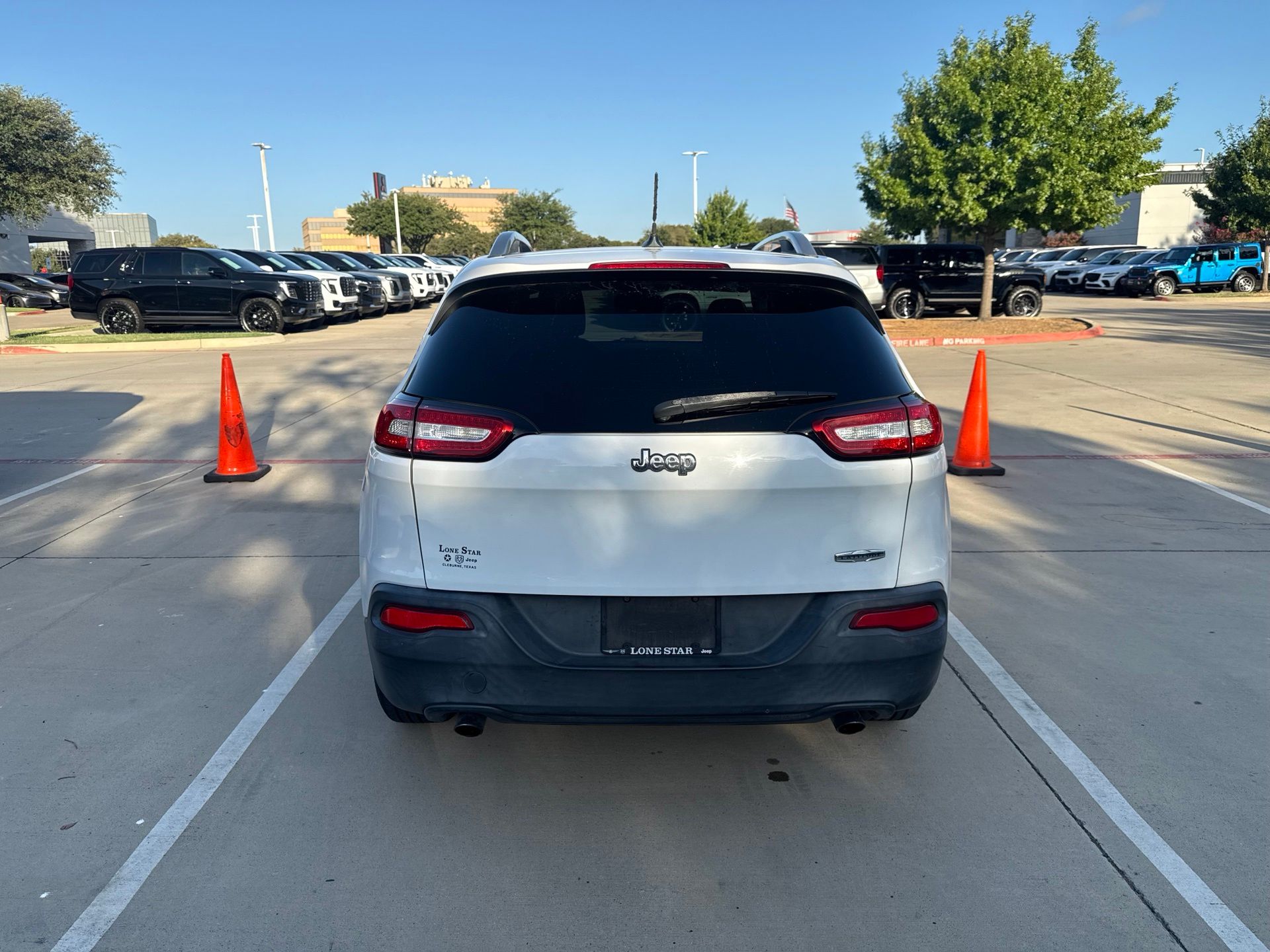 Used 2014 Jeep Cherokee Latitude with VIN 1C4PJLCS9EW106168 for sale in Hurst, TX