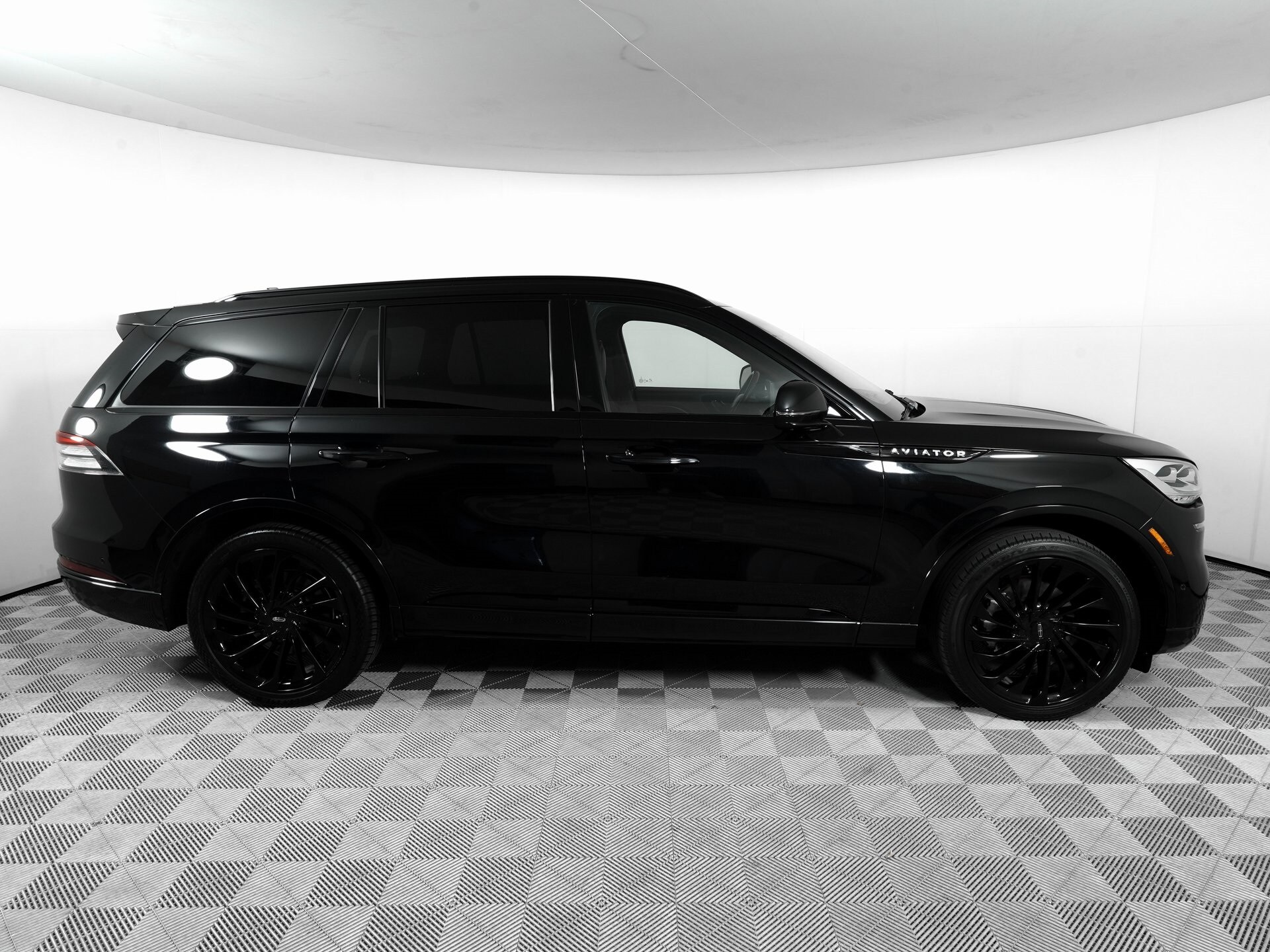 2023 Lincoln Aviator Black Label photo 4