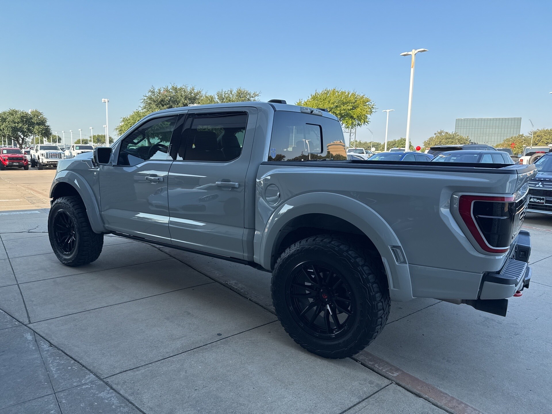2023 Ford F-150 Raptor photo 3
