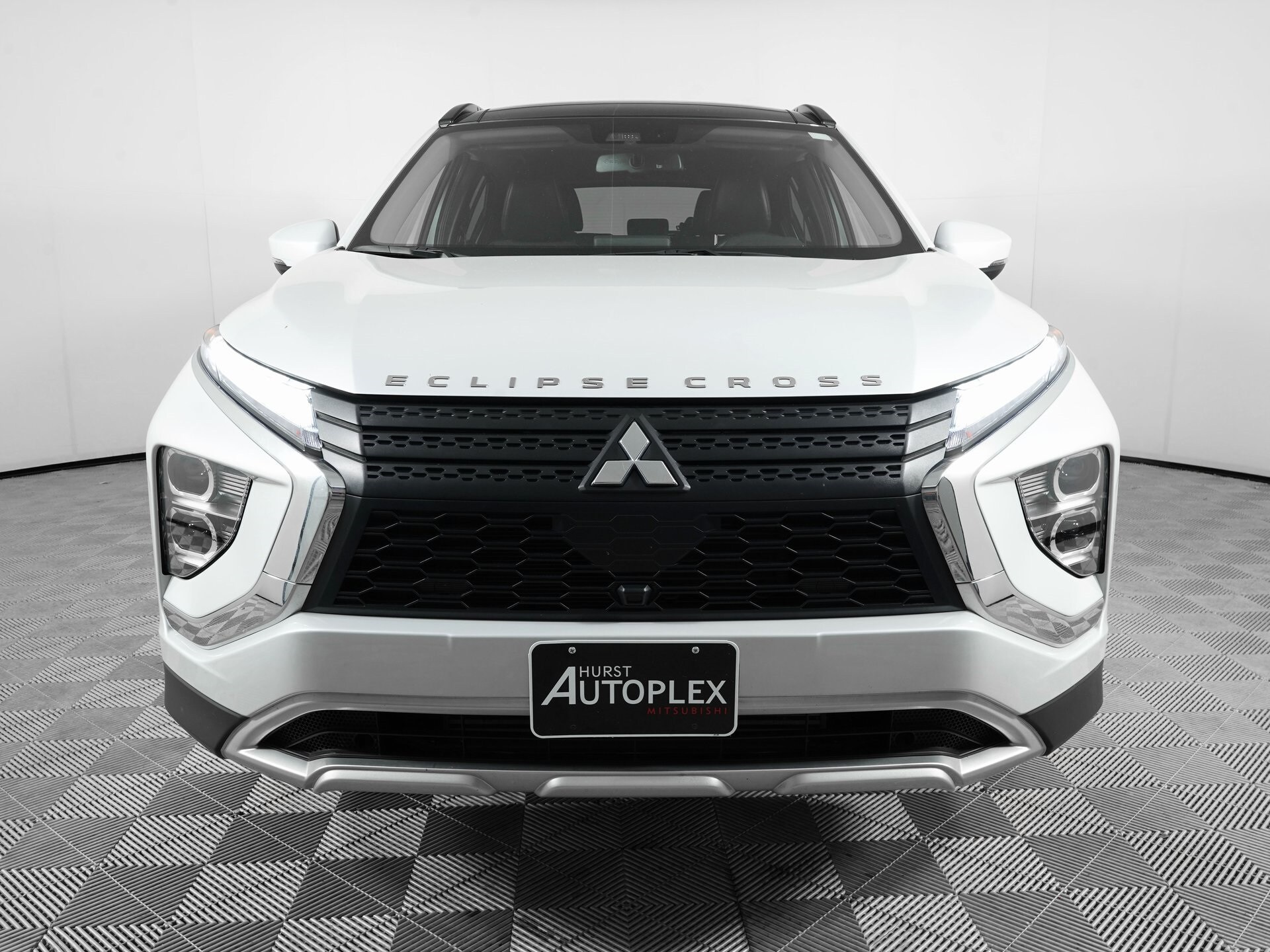 2025 Mitsubishi Eclipse Cross SE photo 2