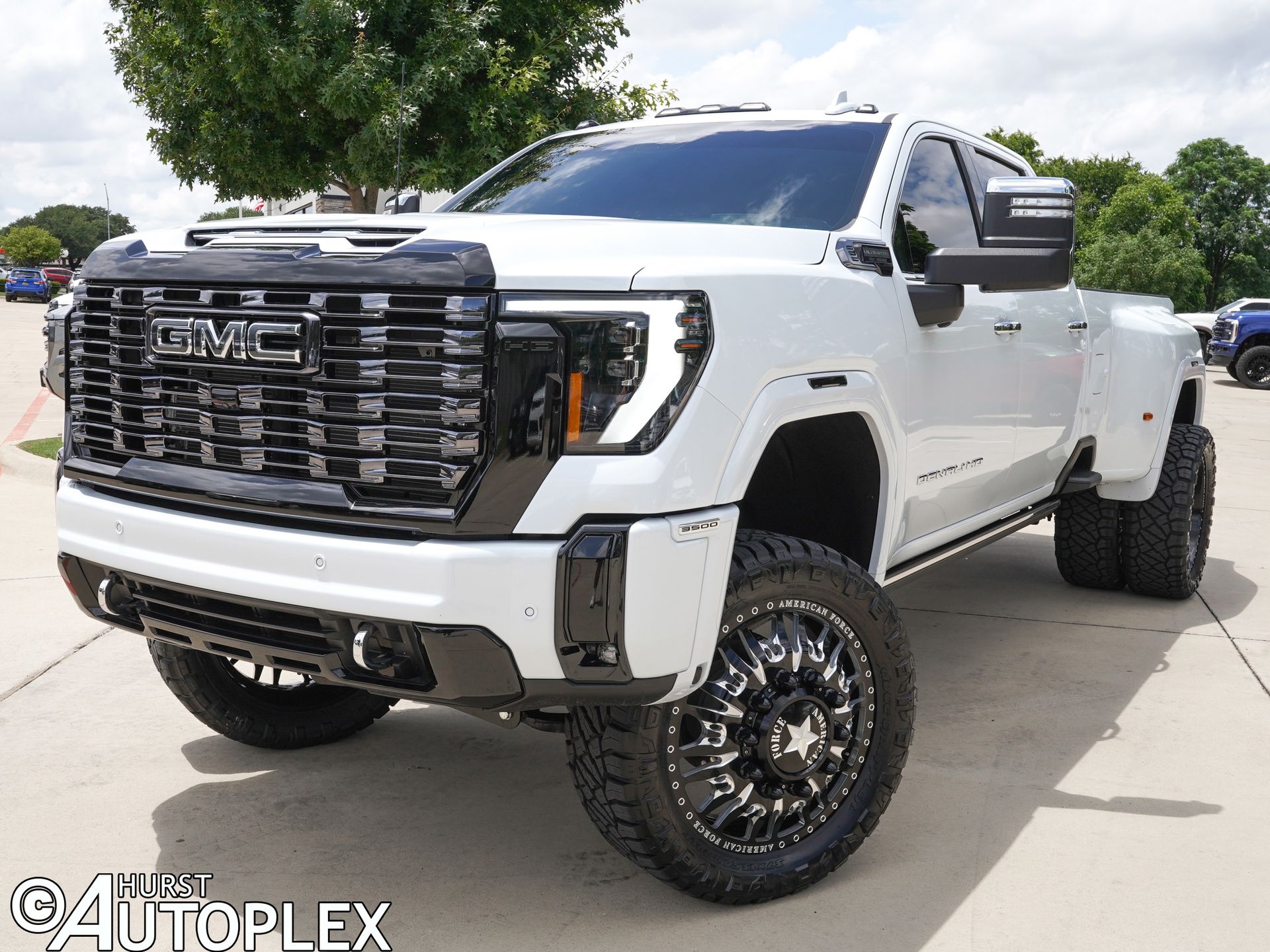 2026 GMC Sierra 4WD Crew Cab LB DRW Denali Ultimate's photo