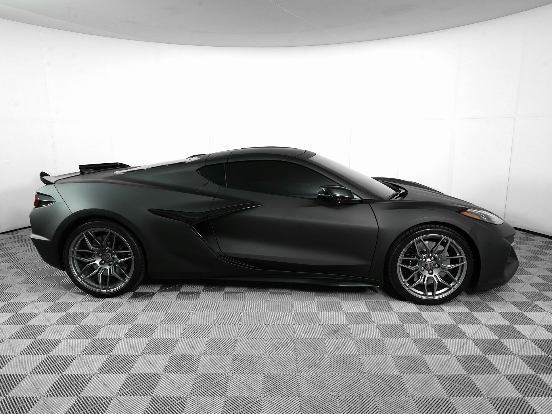 2025 Chevrolet Corvette Z06 3LZ photo 4