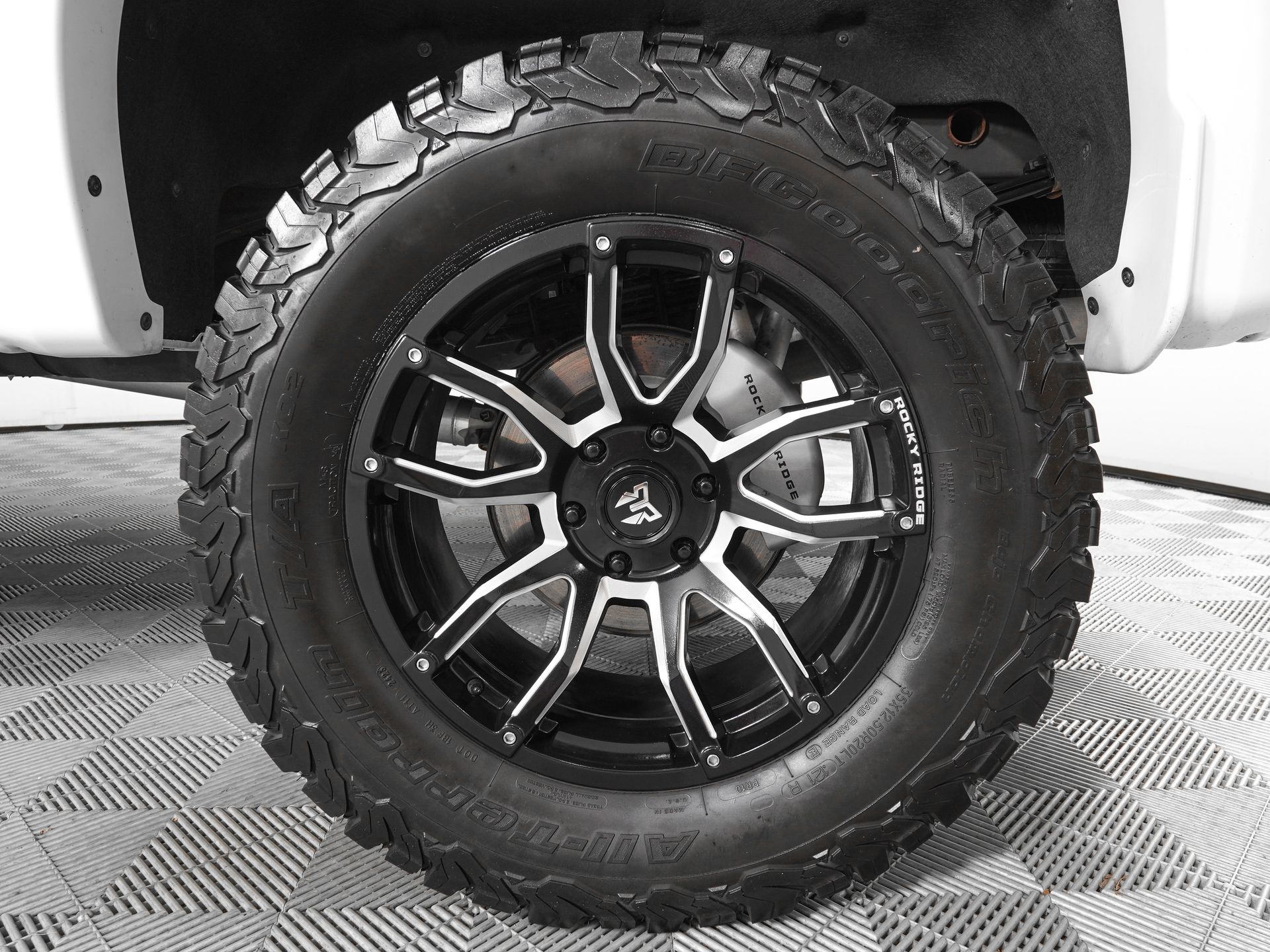 2023 Chevrolet Silverado 1500 RST - Photo 33