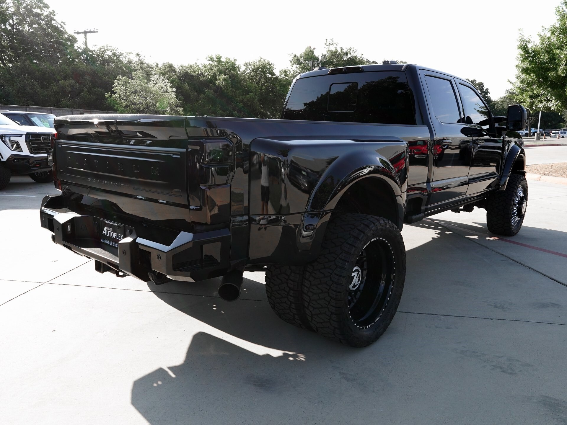 2024 Ford F-450 Platinum photo 2