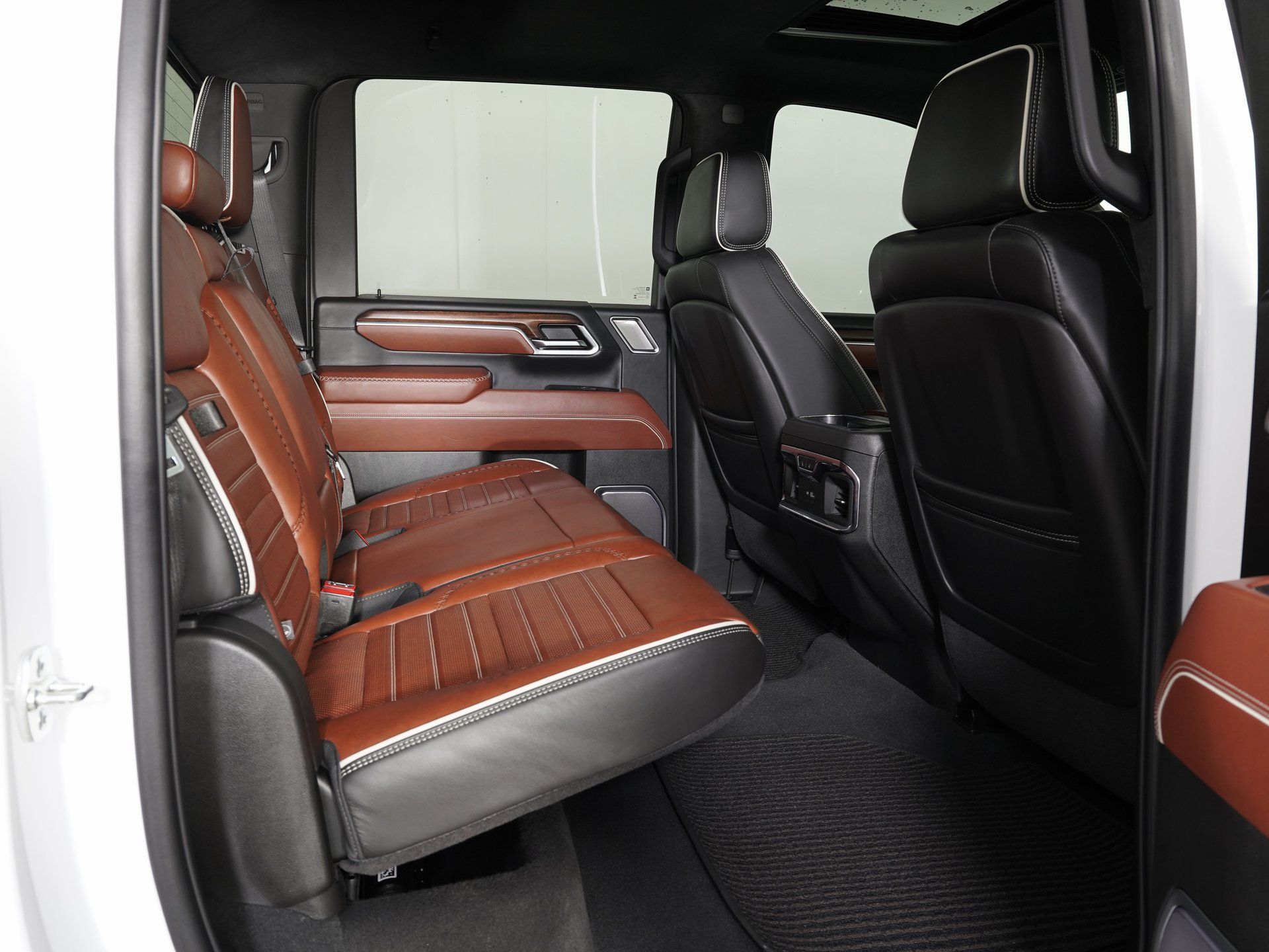 2025 GMC Sierra 3500HD Denali Ultimate - Photo 11