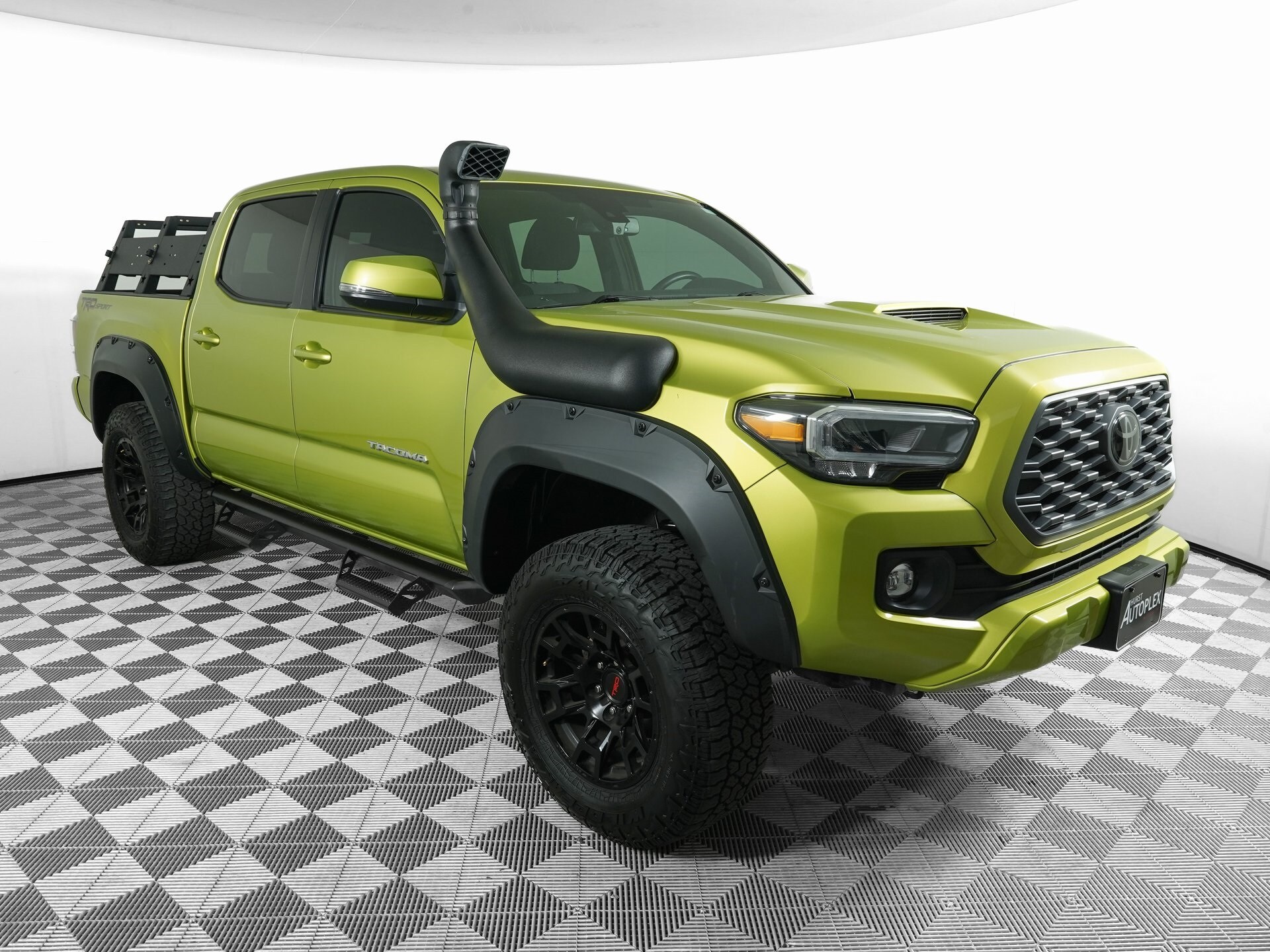 2023 Toyota Tacoma TRD Sport photo 3