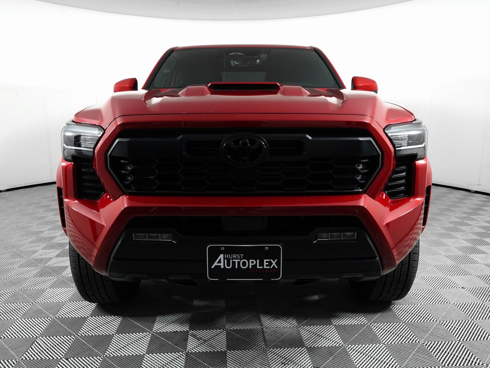 2024 Toyota Tacoma TRD Sport photo 2