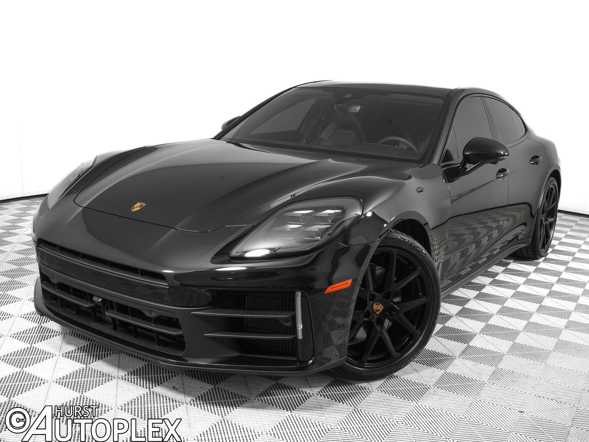 2026 Porsche Panamera 4's photo