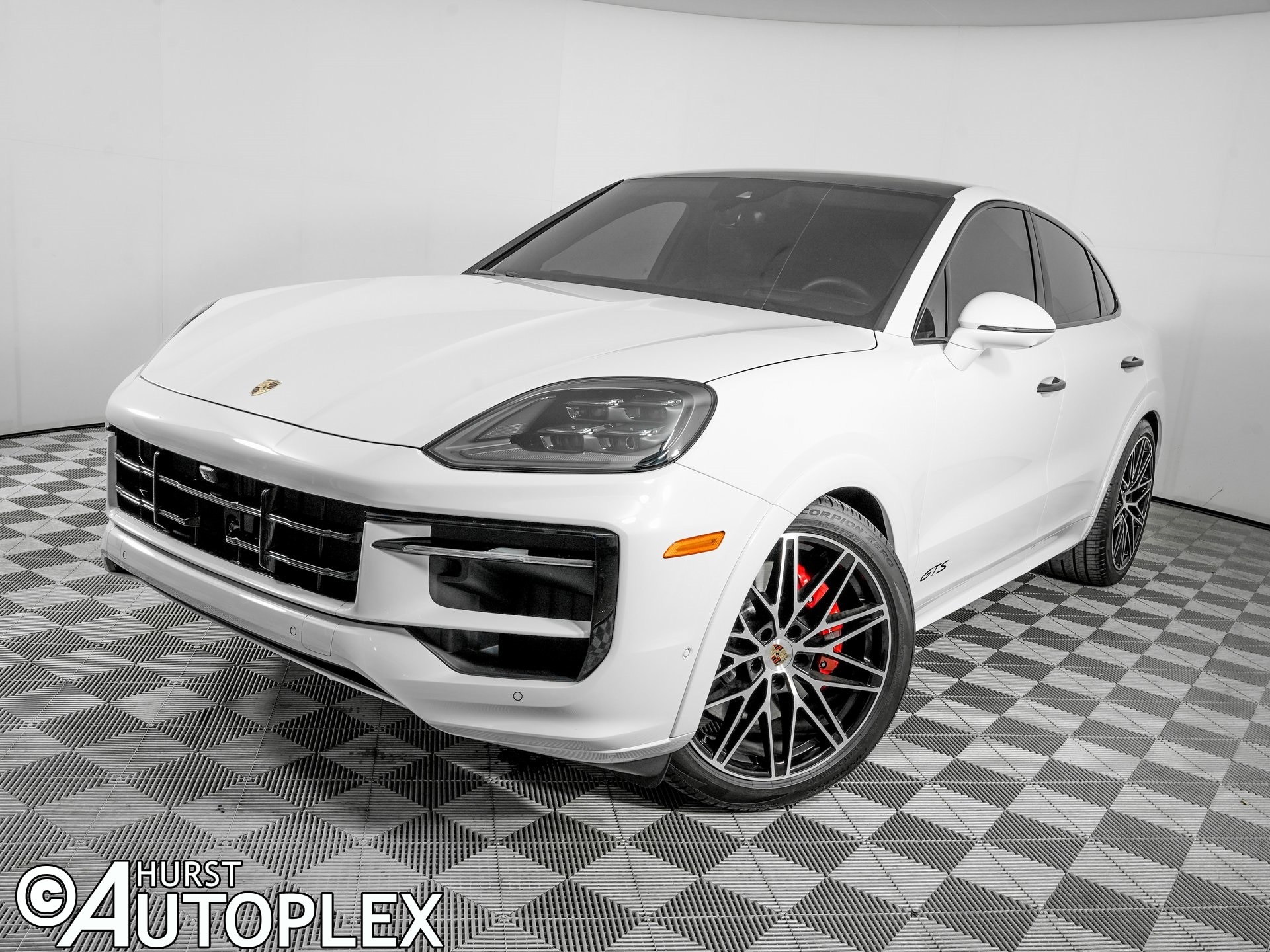 2025 Porsche Cayenne Coup GTS's photo