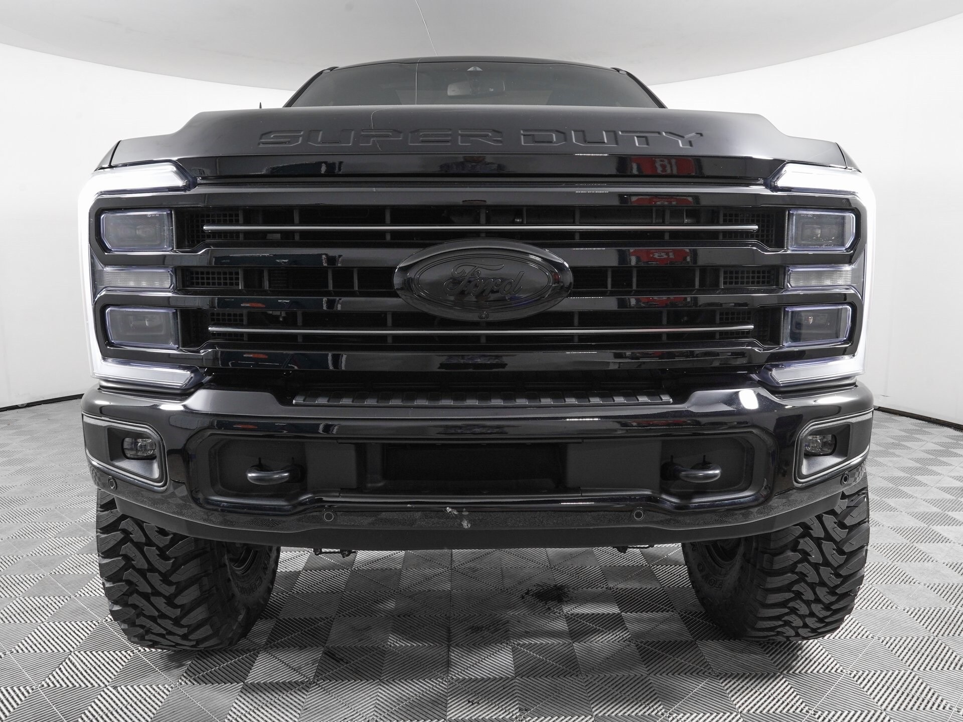 2025 Ford F-250 Platinum photo 2