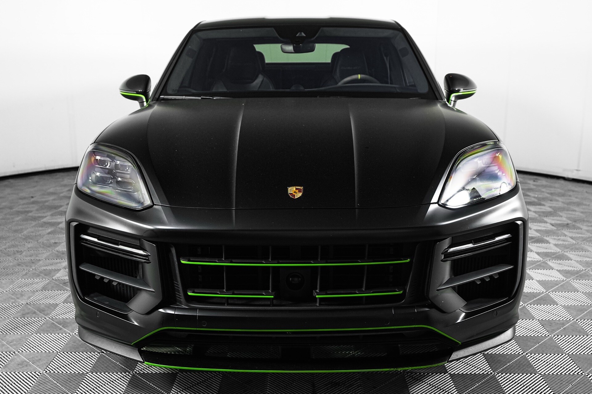 2024 Porsche Cayenne Coupe Turbo GT photo 2