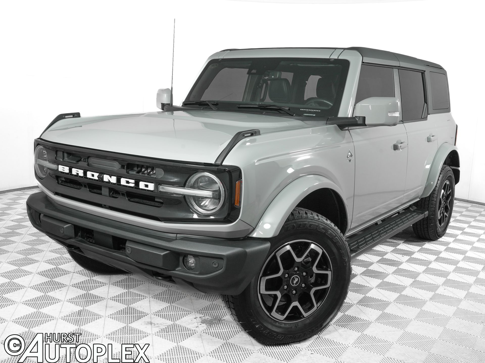 2024 Ford Bronco Outer Banks 4x4's photo