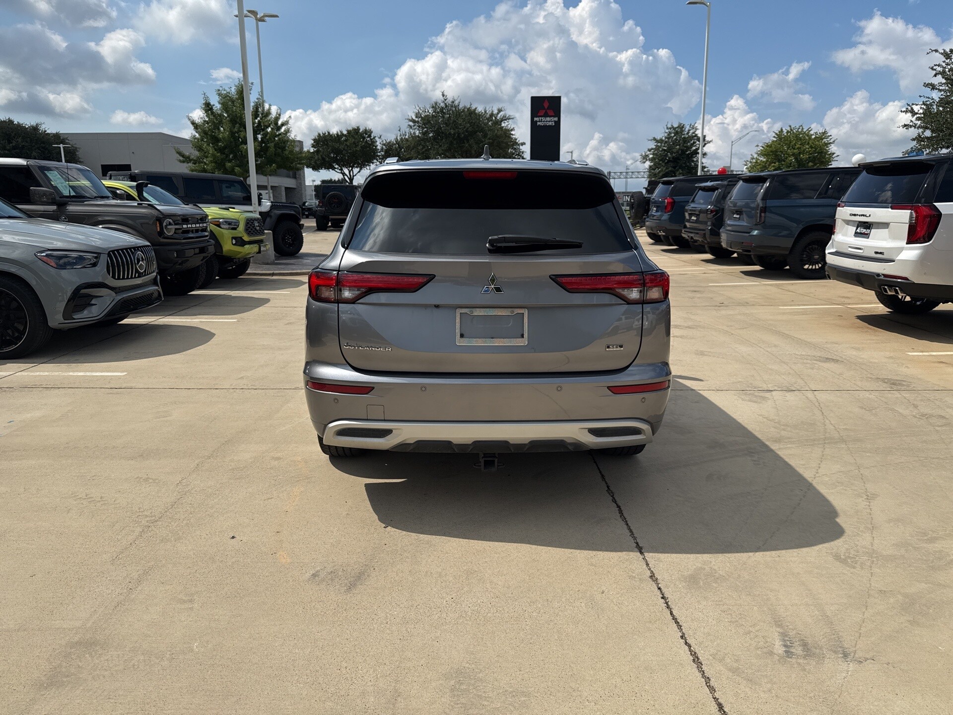 2022 Mitsubishi Outlander SEL photo 4