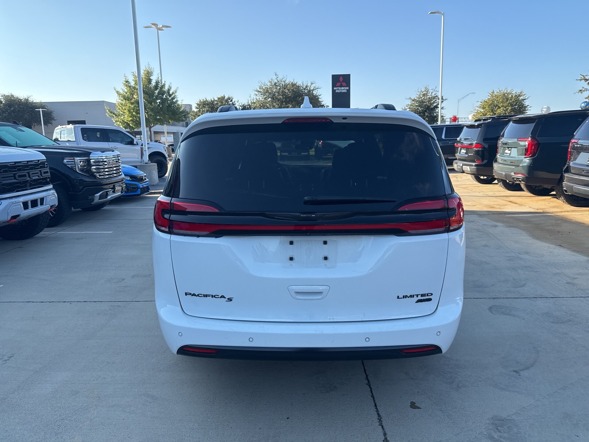 2021 Chrysler Pacifica Limited photo 4