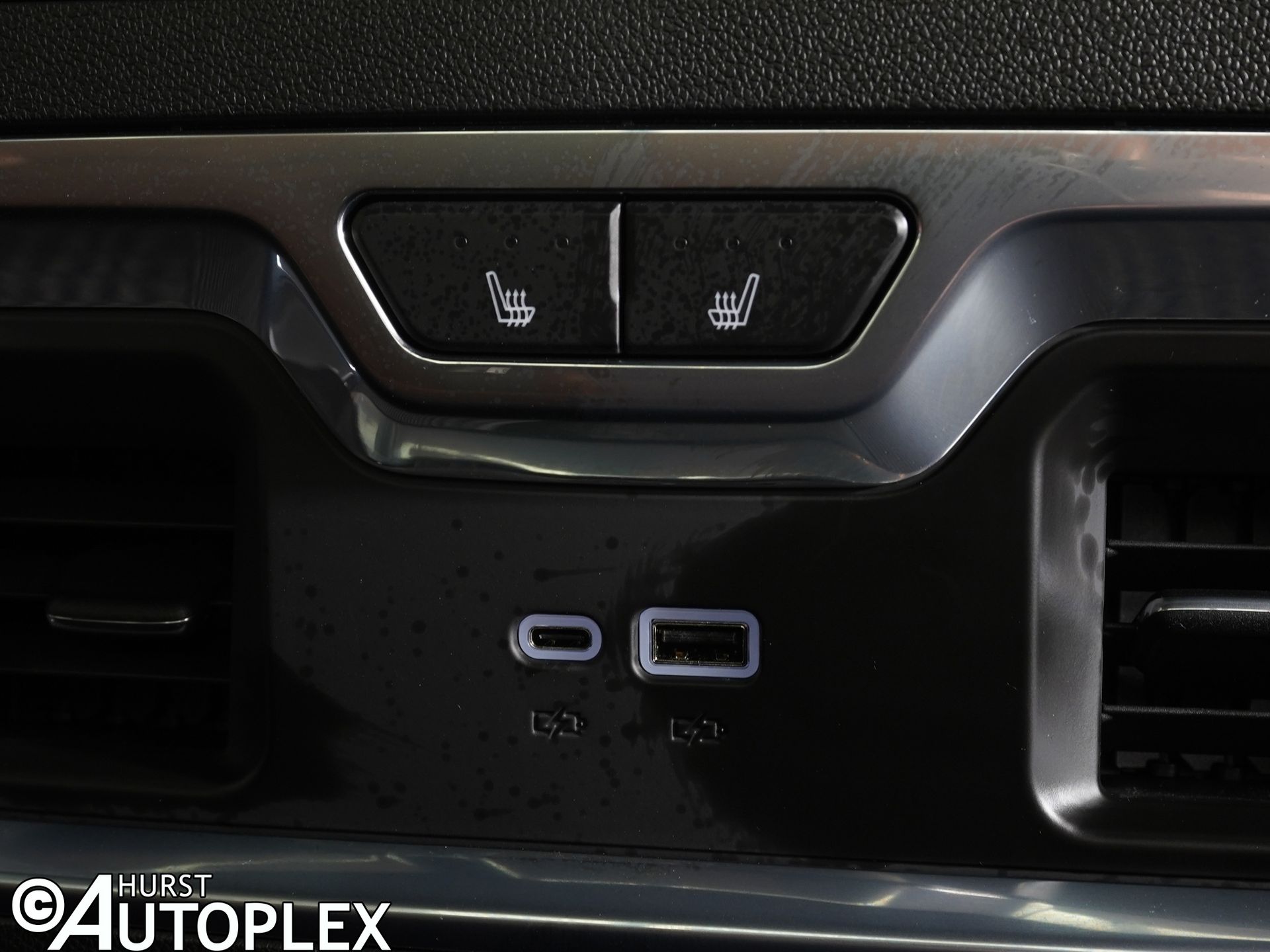 2026 GMC Sierra 3500HD Denali Ultimate - Photo 12