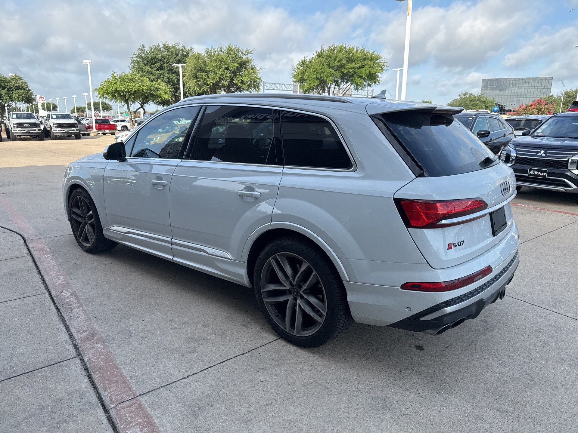 2025 Audi SQ7 Premium Plus photo 3