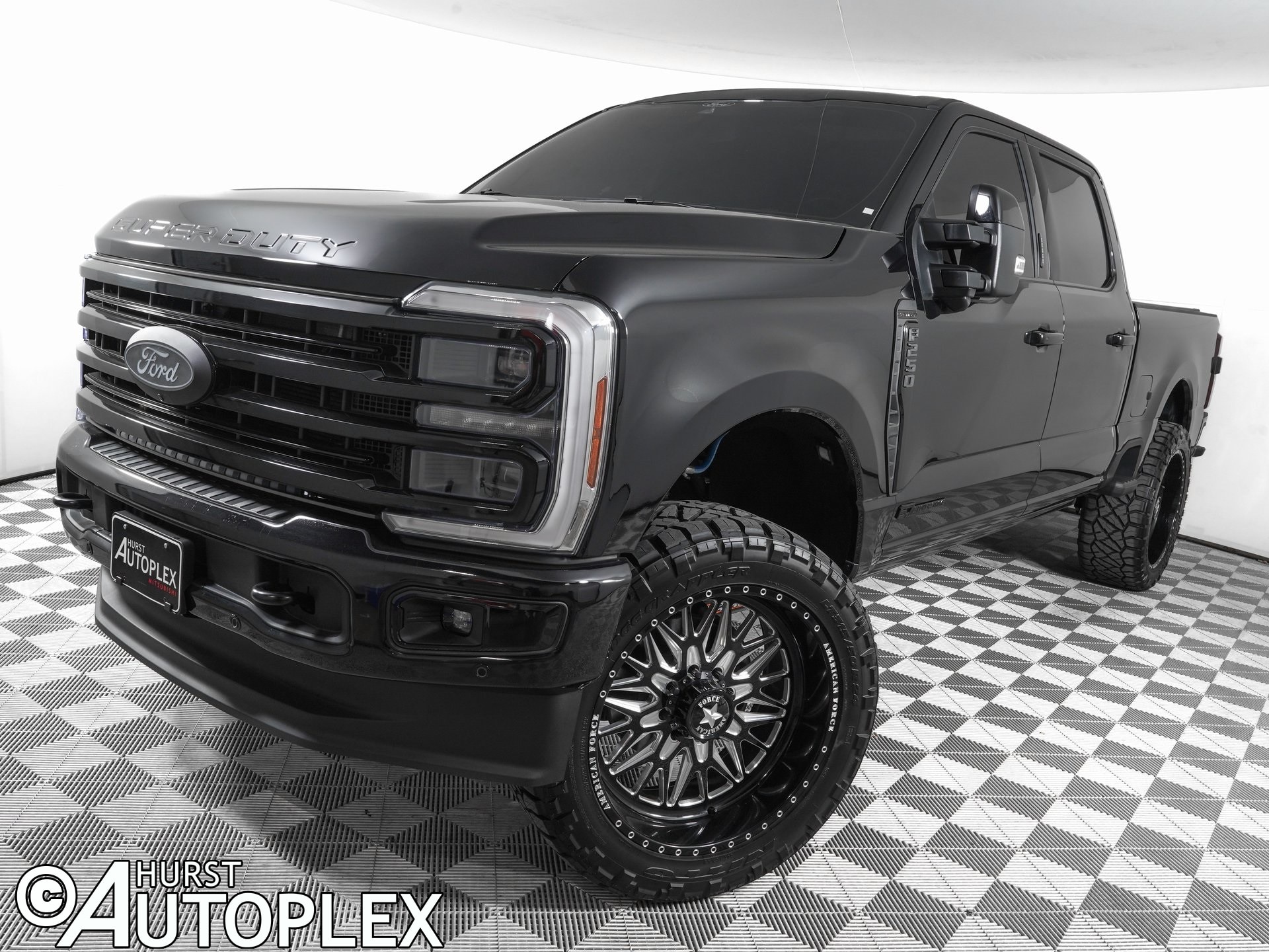 2026 Ford F-250 Super Duty Platinum's photo