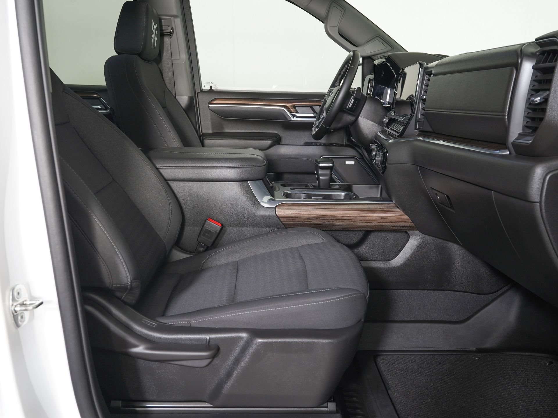 2023 Chevrolet Silverado 1500 RST - Photo 11
