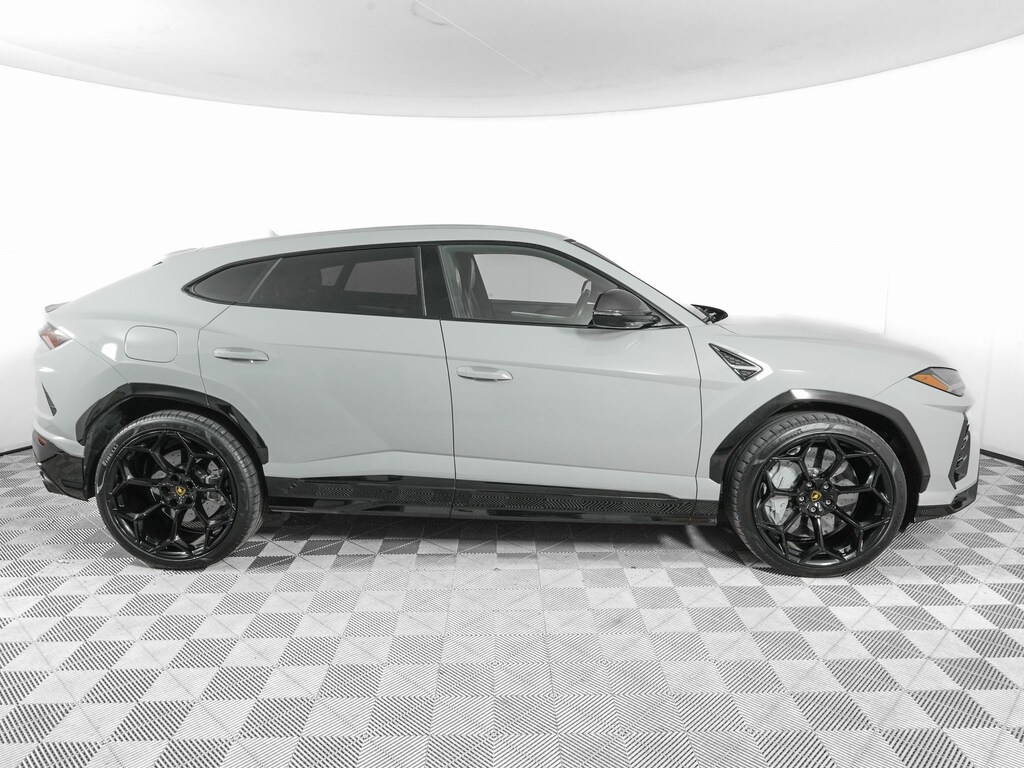 Used 2022 Lamborghini Urus Base SUV