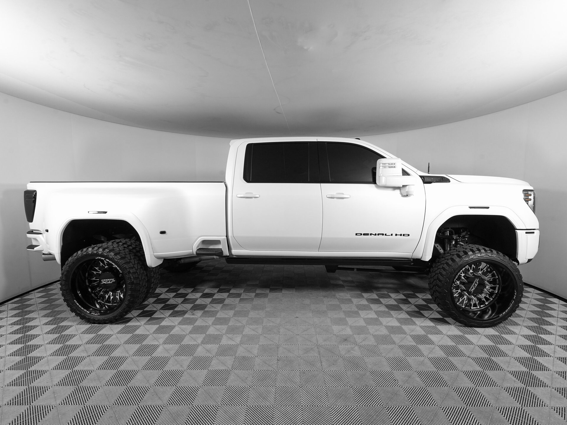 2025 Gmc Sierra 3500 HD Denali Ultimate photo 4