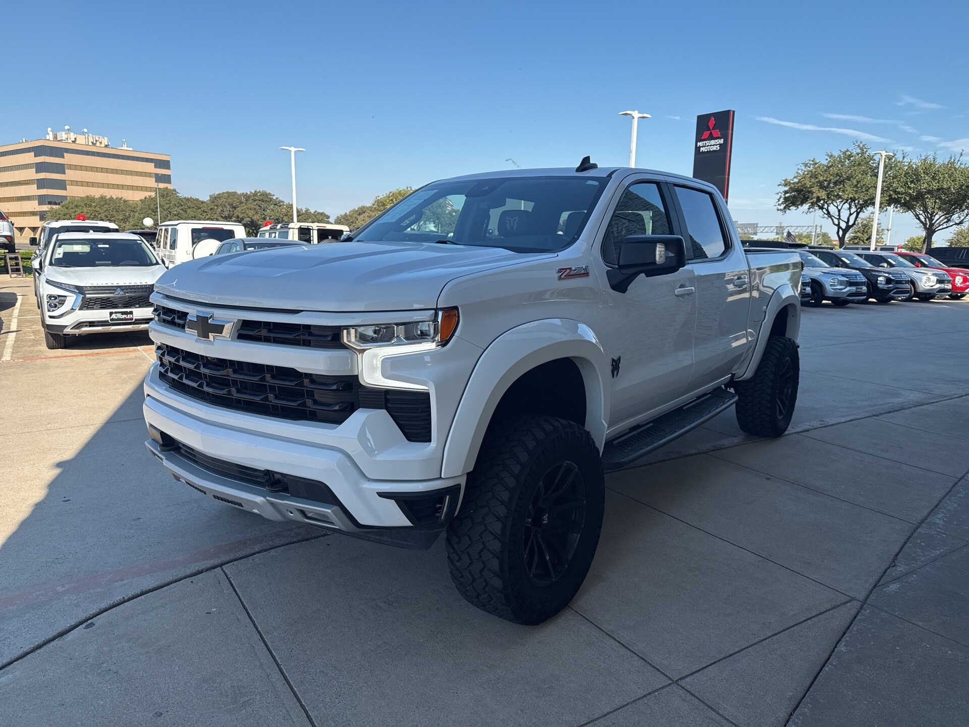 2023 Chevrolet Silverado 1500 RST photo 2