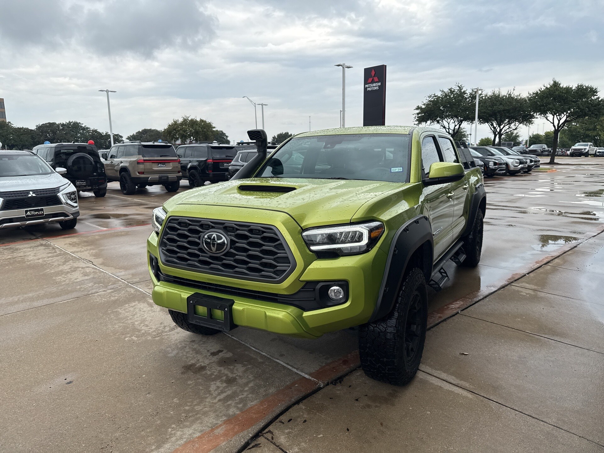 2023 Toyota Tacoma TRD Sport photo 2