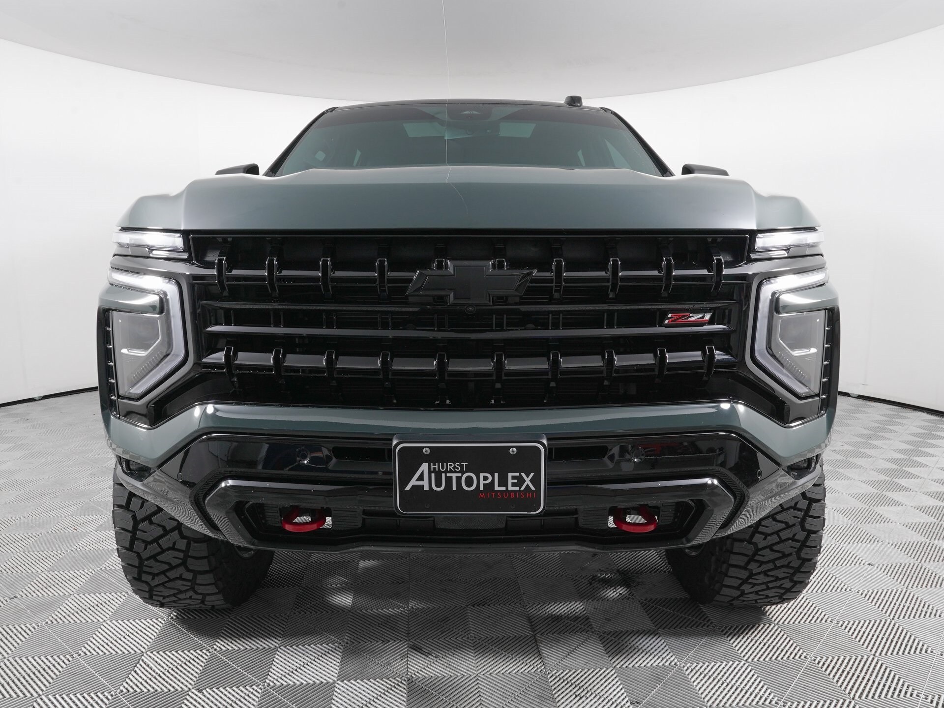2025 Chevrolet Tahoe Z71 photo 2