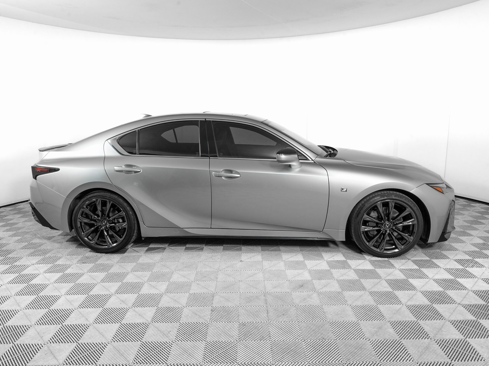 2024 Lexus IS 350 F SPORT photo 4