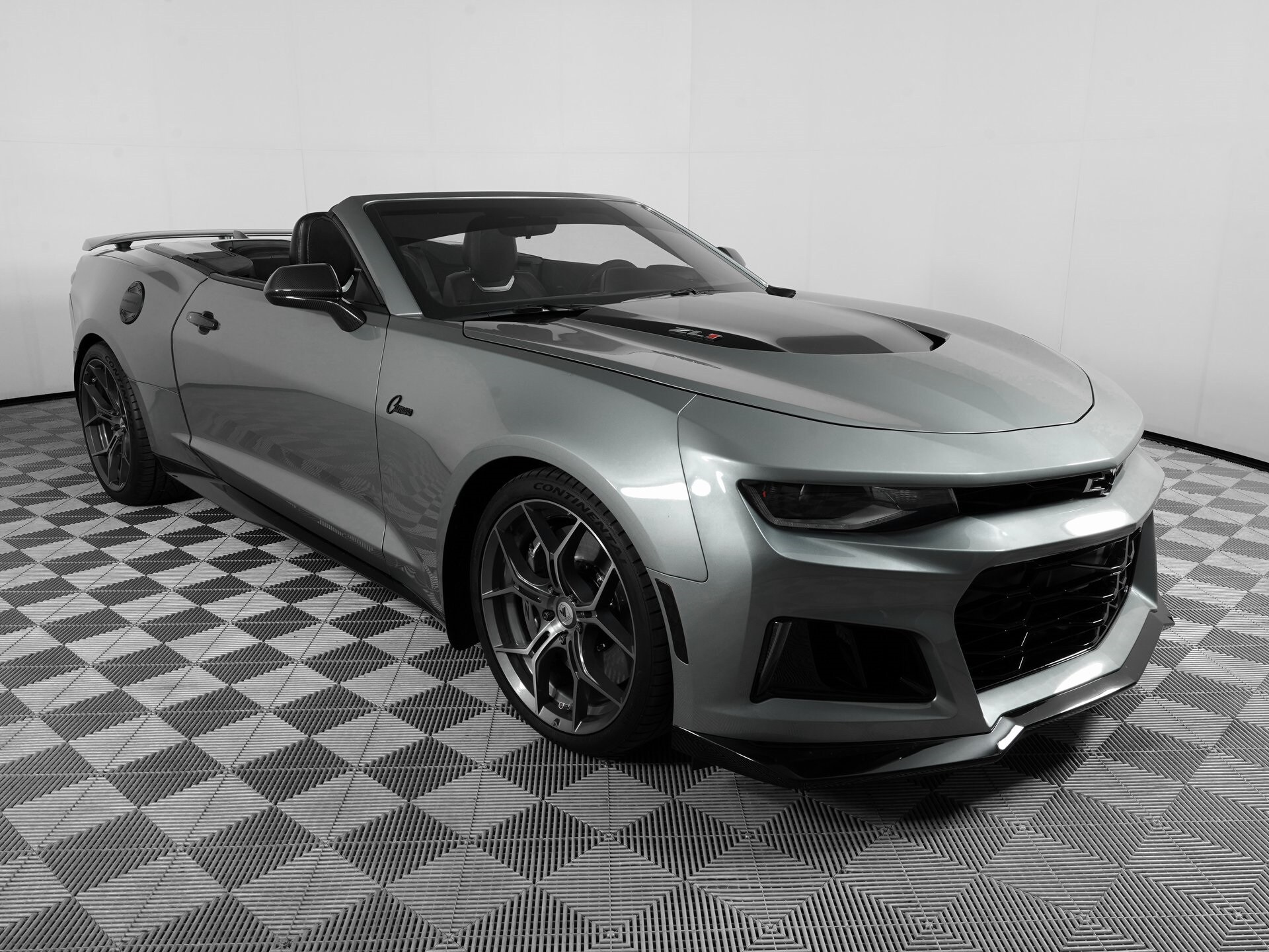 2024 Chevrolet Camaro ZL1 photo 2