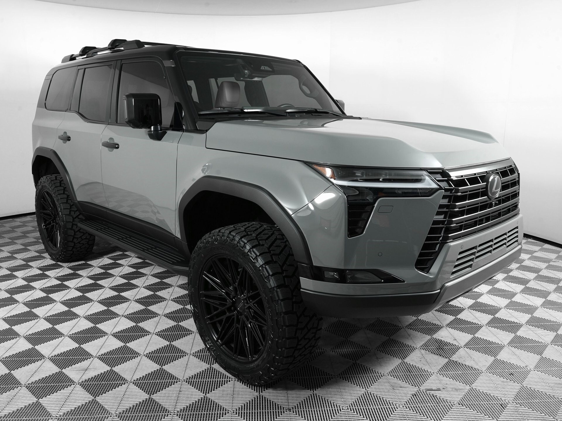 2025 Lexus GX 550 Overtrail photo 3