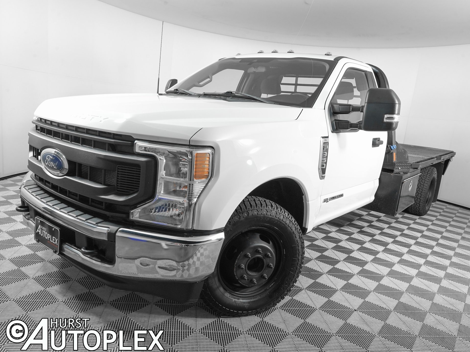 2022 Ford F-350 Super Duty Chassis Cab XL's photo