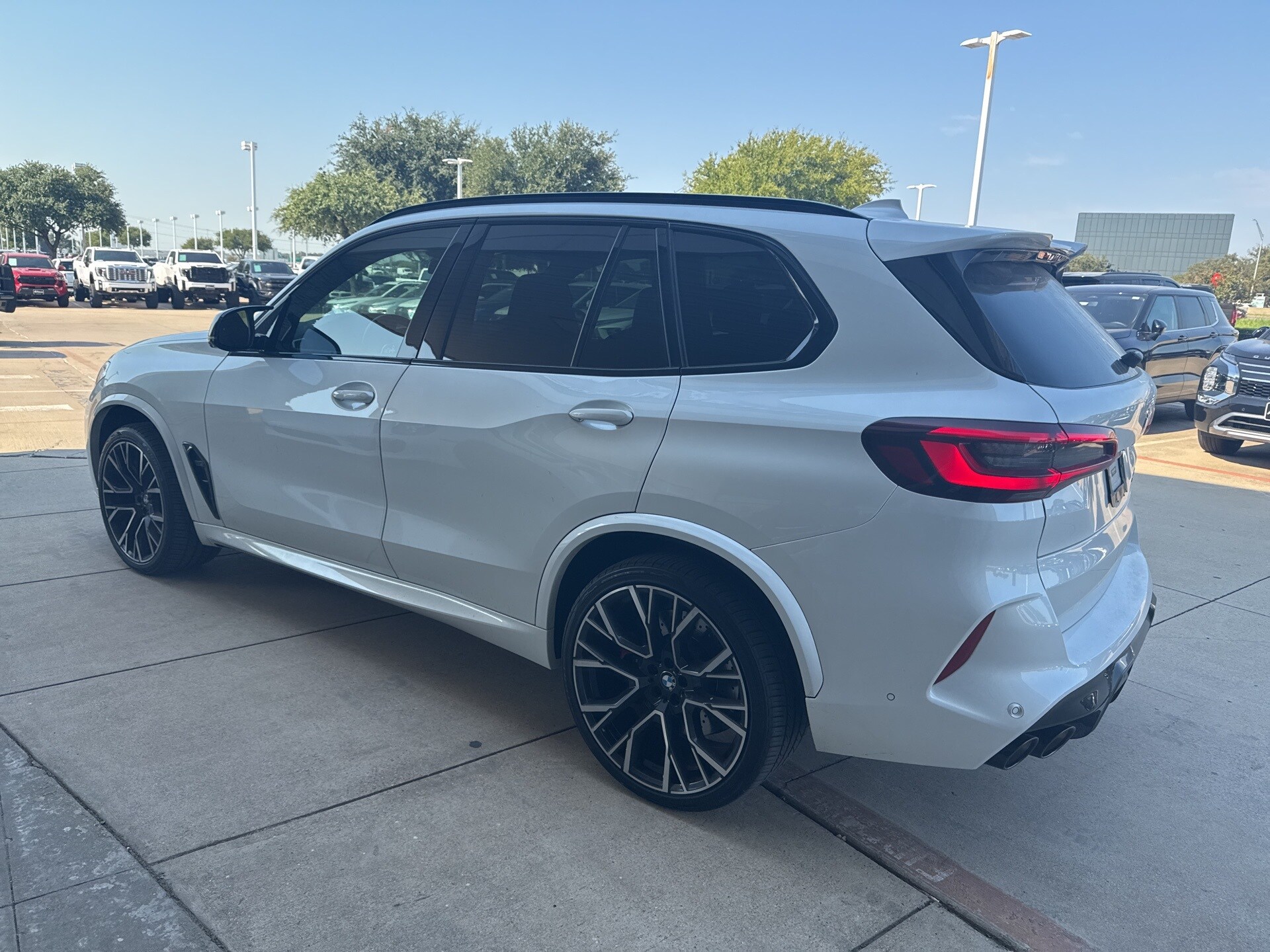 2022 Bmw X5 M photo 3