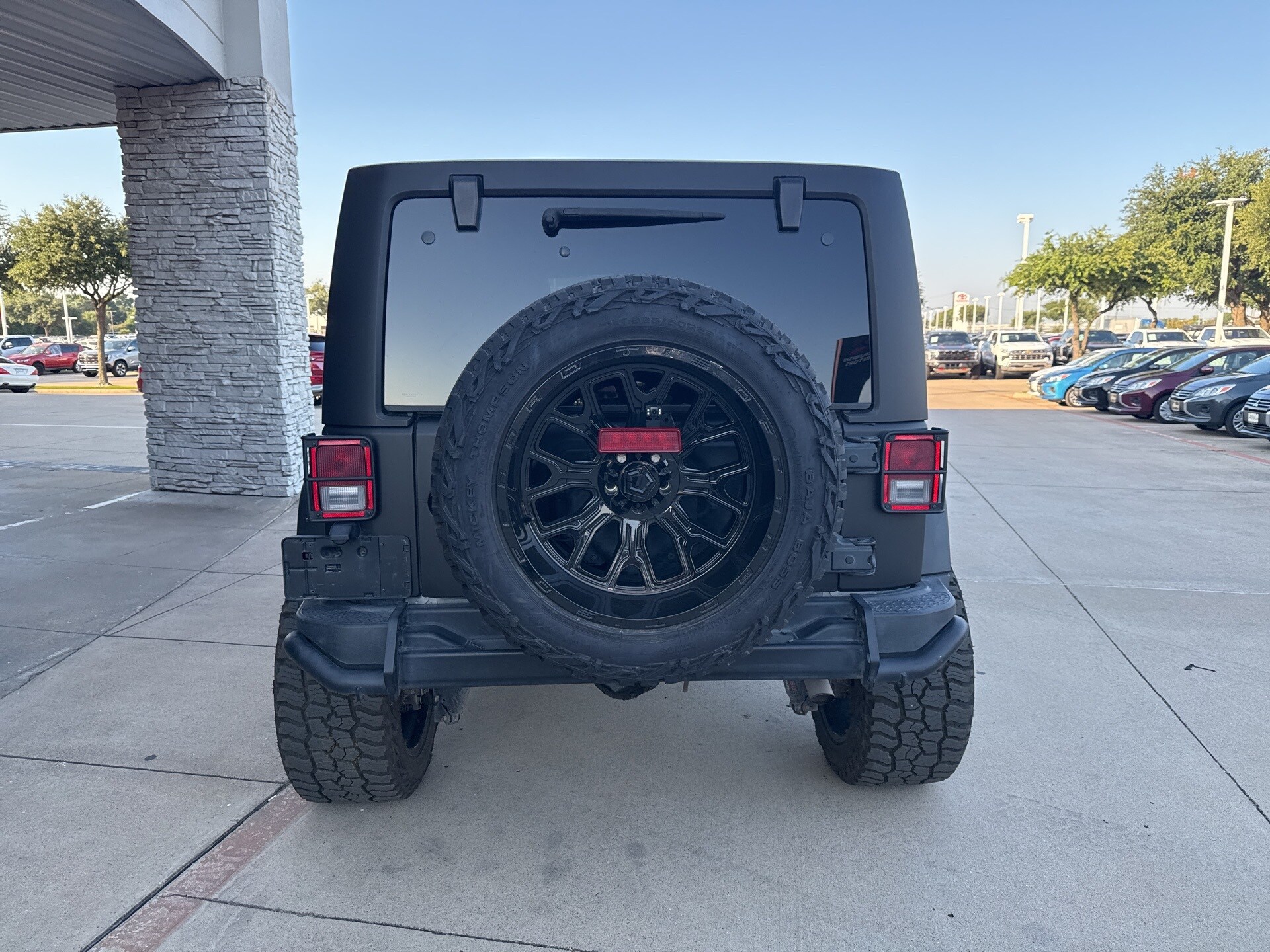 2017 Jeep Wrangler Unlimited Sahara photo 3