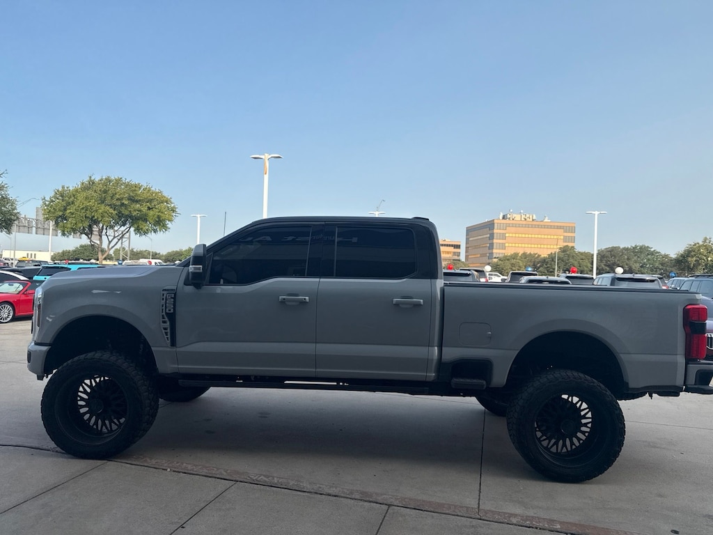 Used 2025 Ford F-250 Platinum Truck