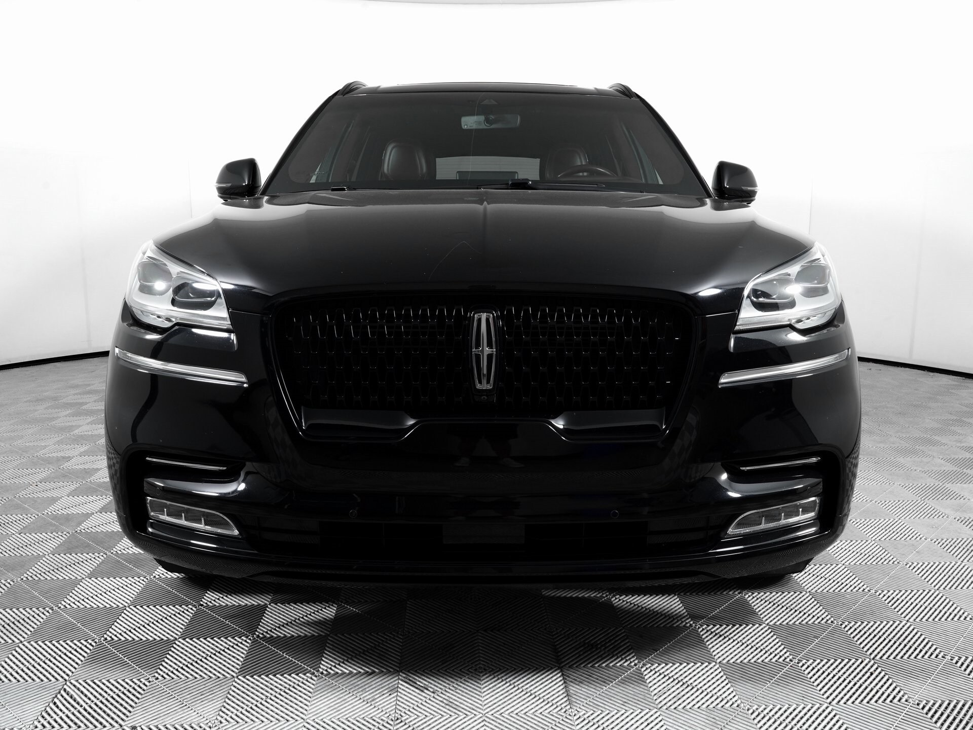 2023 Lincoln Aviator Black Label photo 2