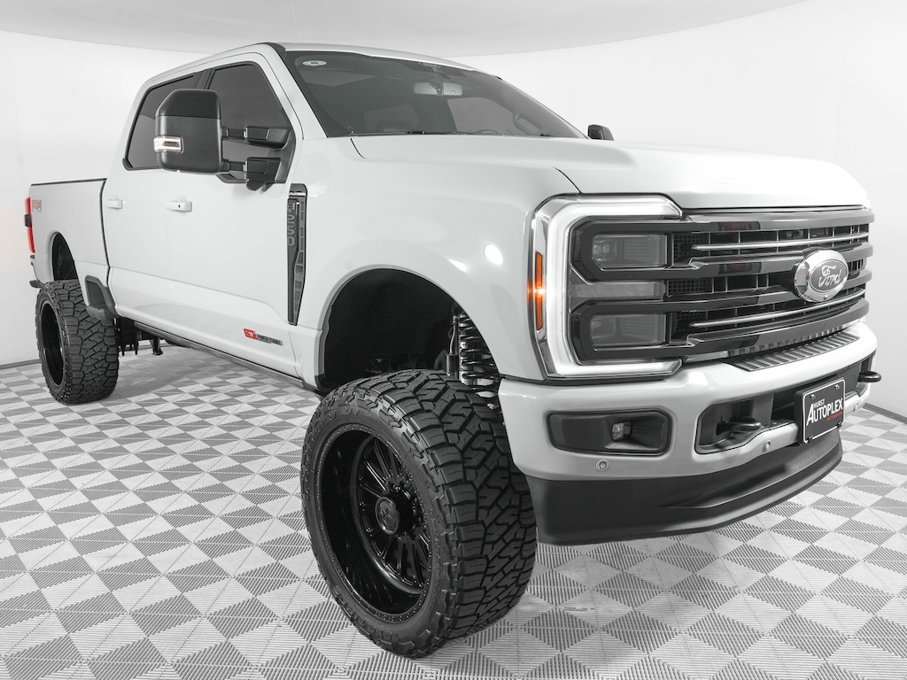 Used 2025 Ford F-250 Platinum Truck
