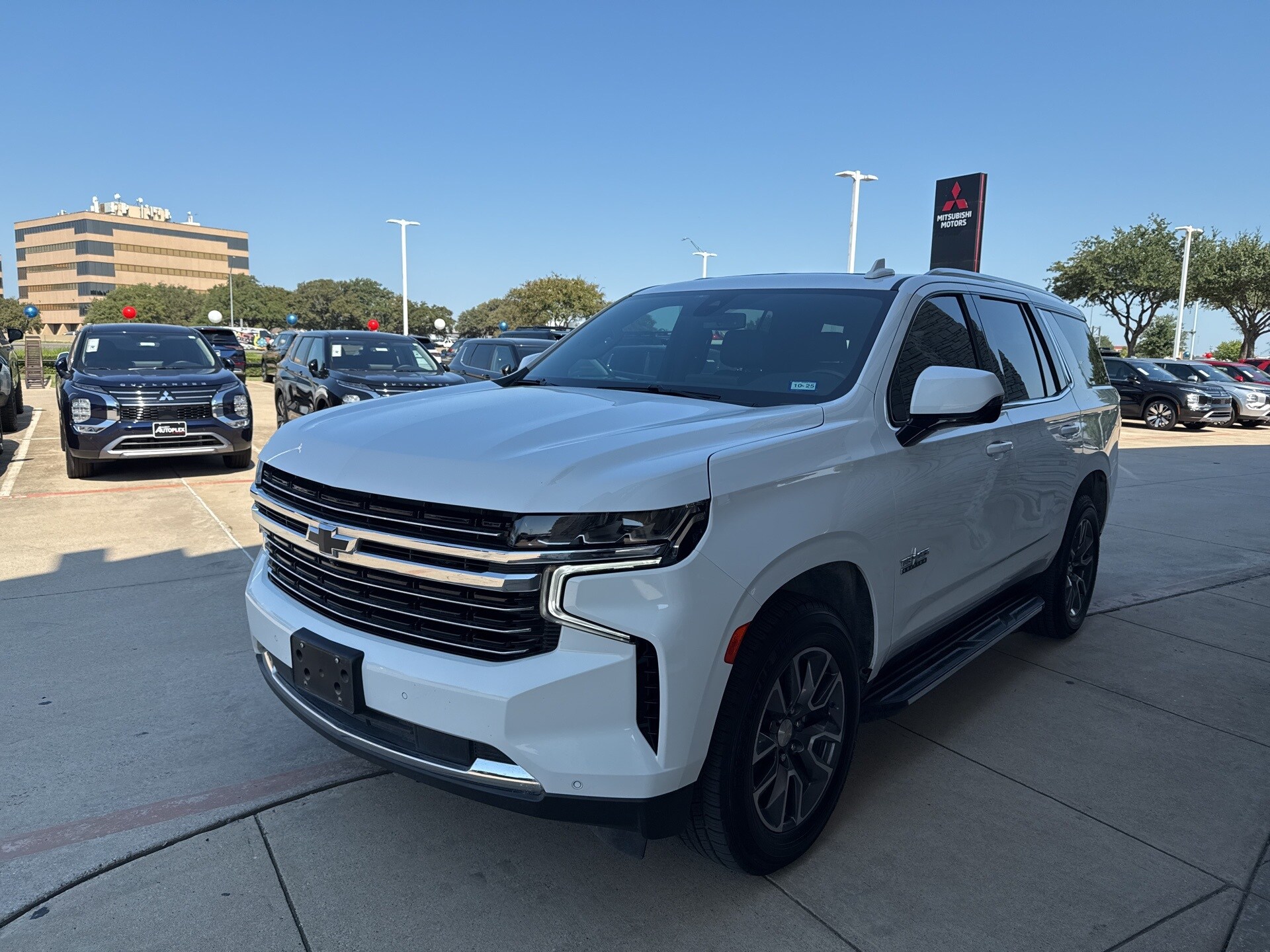 2022 Chevrolet Tahoe LT photo 2