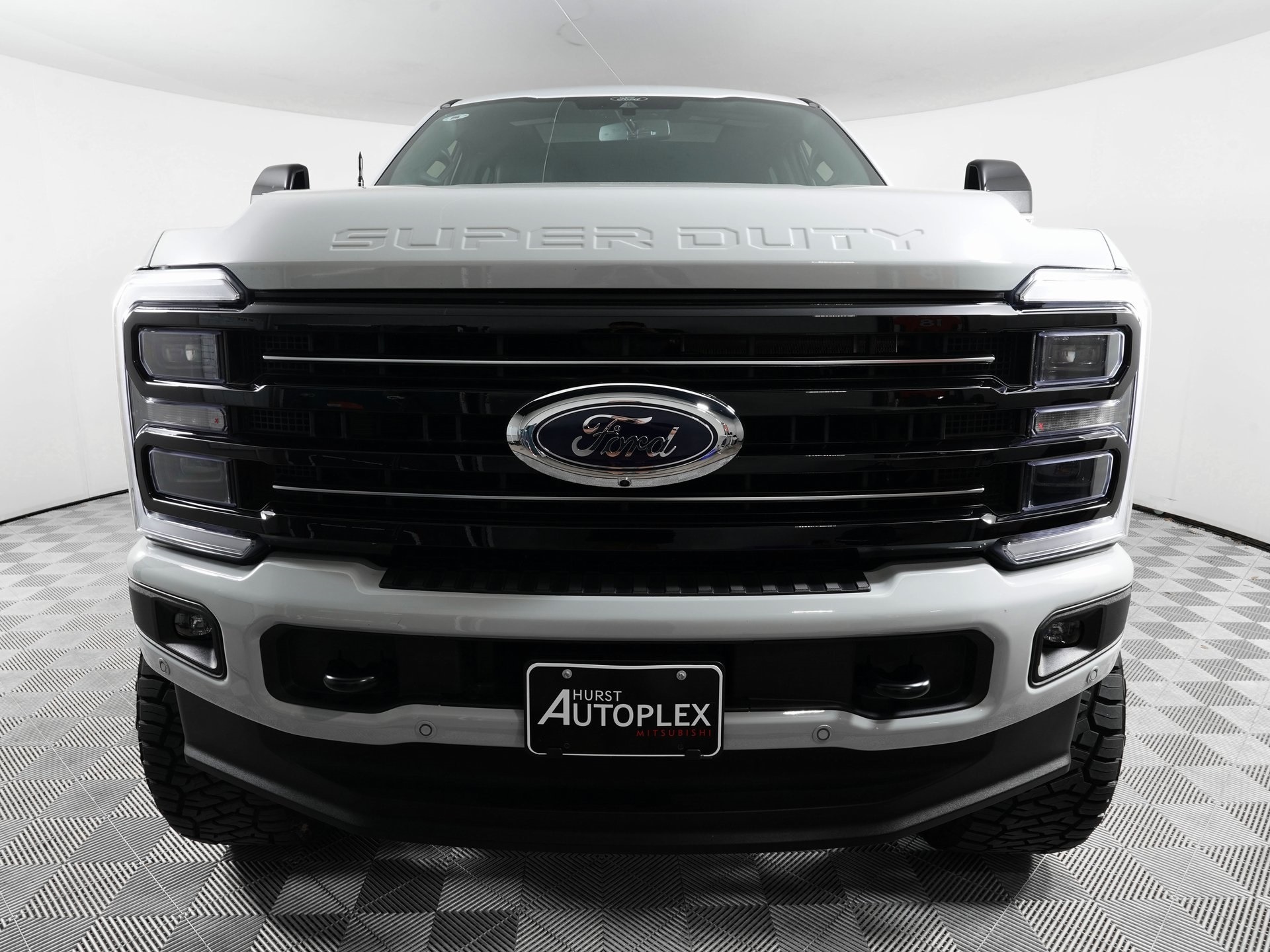 Used 2025 Ford F-250 Super Duty Platinum with VIN 1FT8W2BM8SEC06055 for sale in Hurst, TX